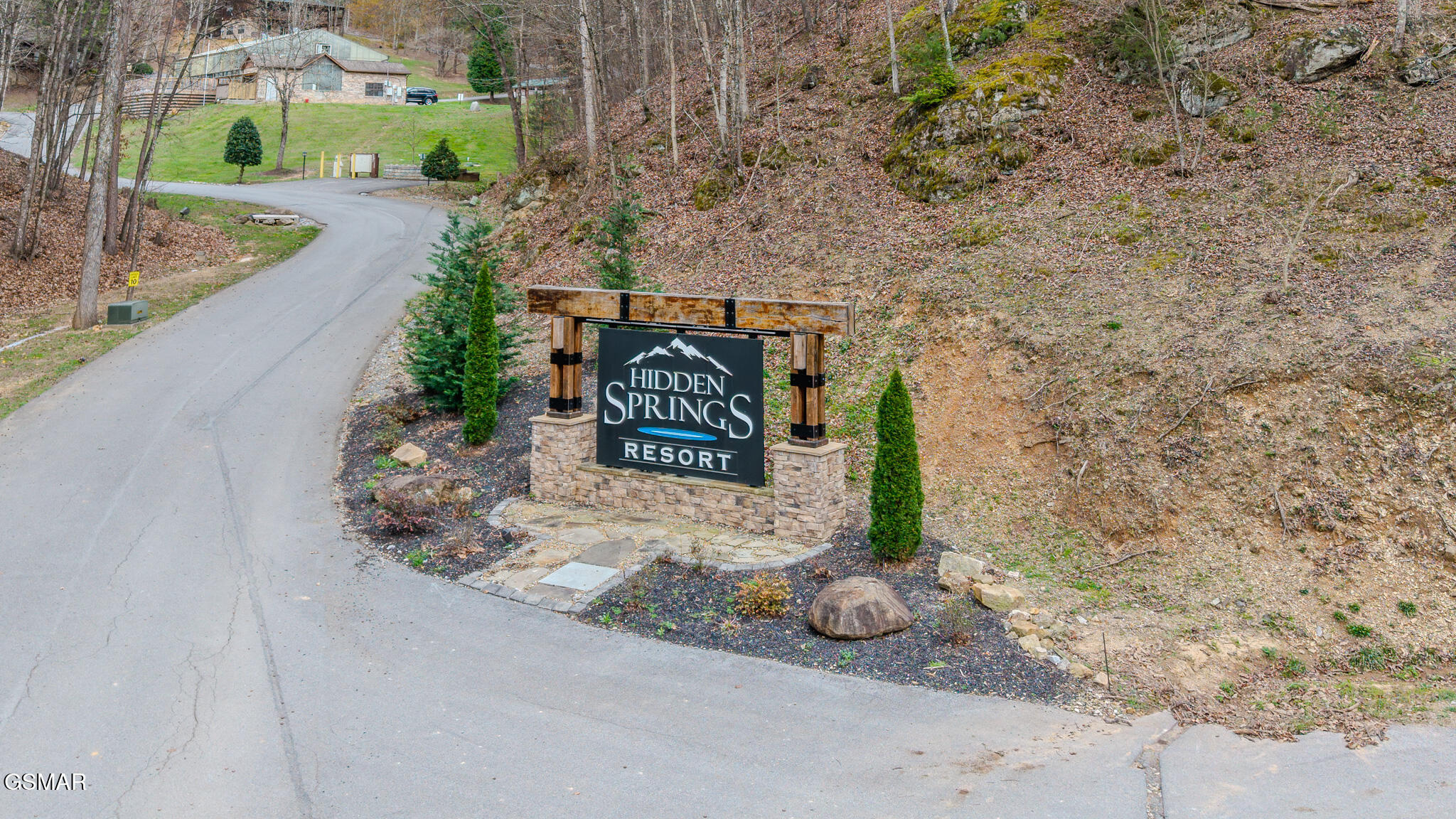 1643 Raccoon Den Way Sevierville TN 37862