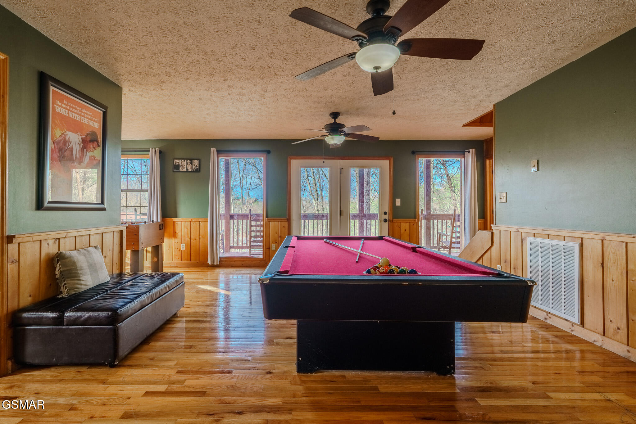 1643 Raccoon Den Way Sevierville TN 37862