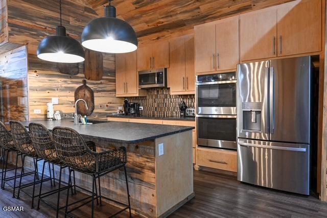 1421 Silver Poplar Lane Sevierville TN 37876