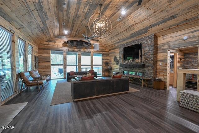 1421 Silver Poplar Lane Sevierville TN 37876