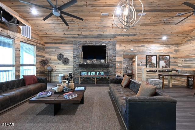 1421 Silver Poplar Lane Sevierville TN 37876