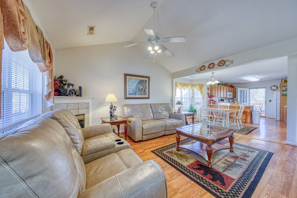 751 Plantation Drive Pigeon Forge TN 37863