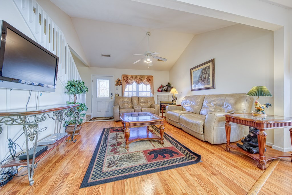 751 Plantation Drive Pigeon Forge TN 37863