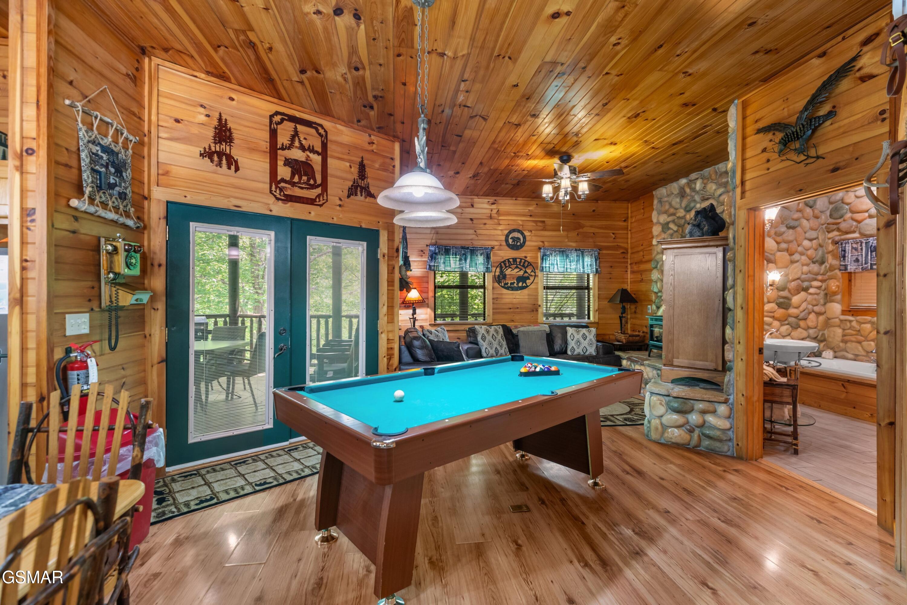 1820 Skyhawk Sevierville TN 37876