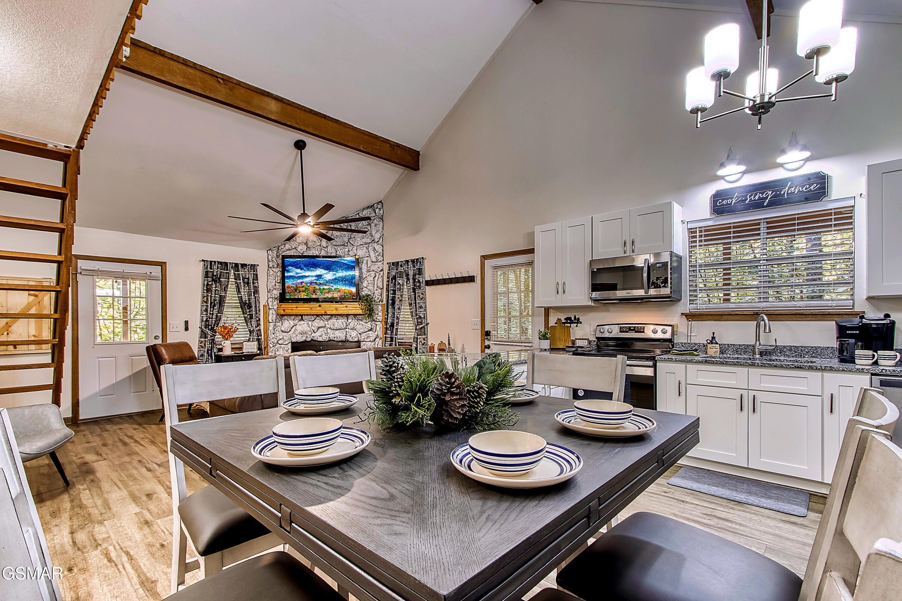 2275 Lones Branch Lane Sevierville TN 37876