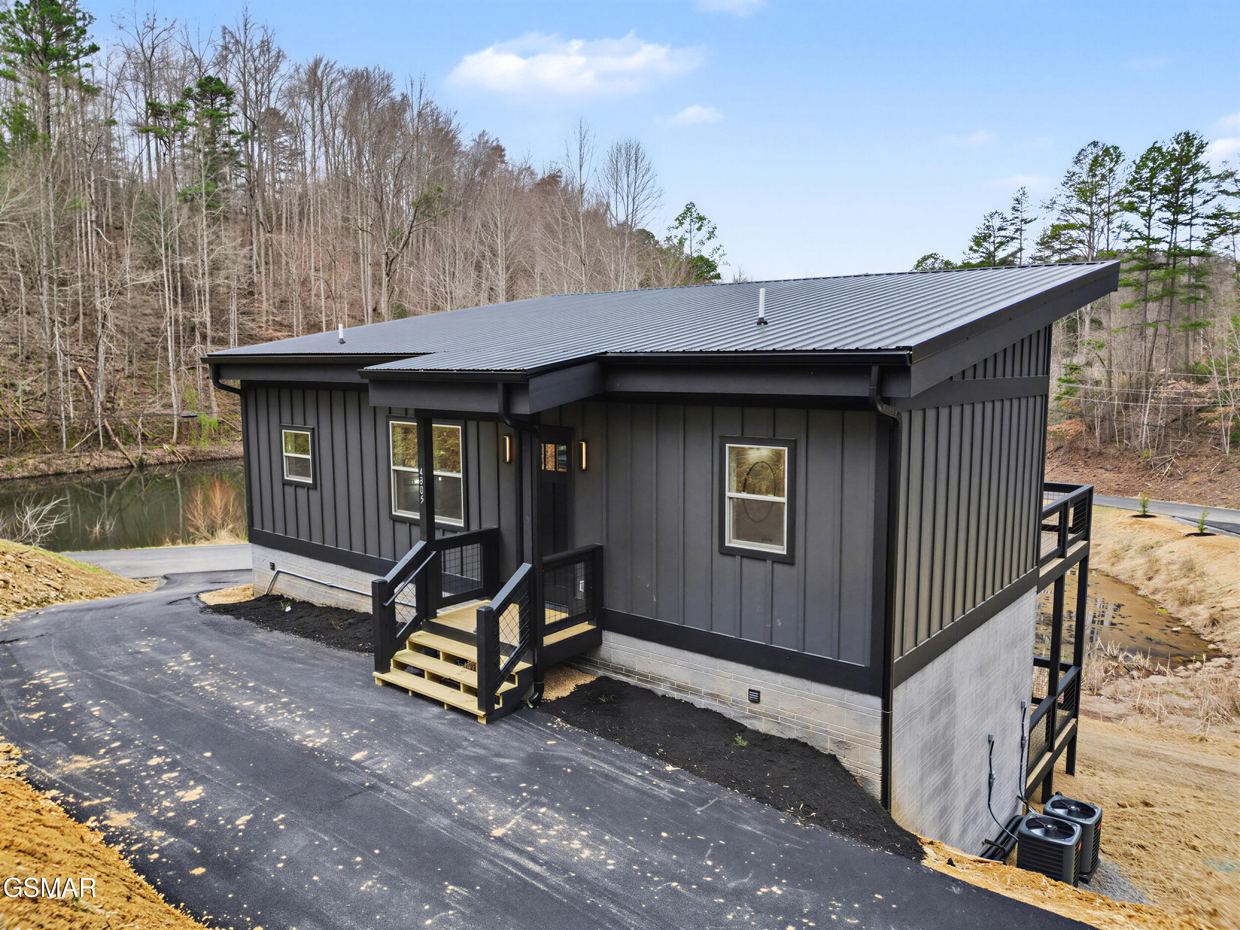 4305 Lakeshore Avenue Sevierville TN 37876