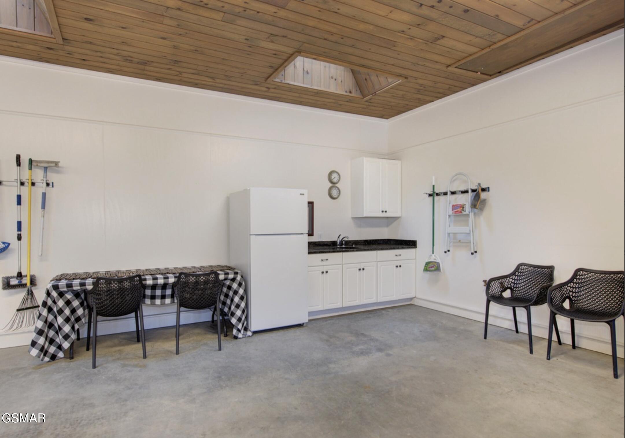 1886 Acorn Branch Lane Gatlinburg TN 37738