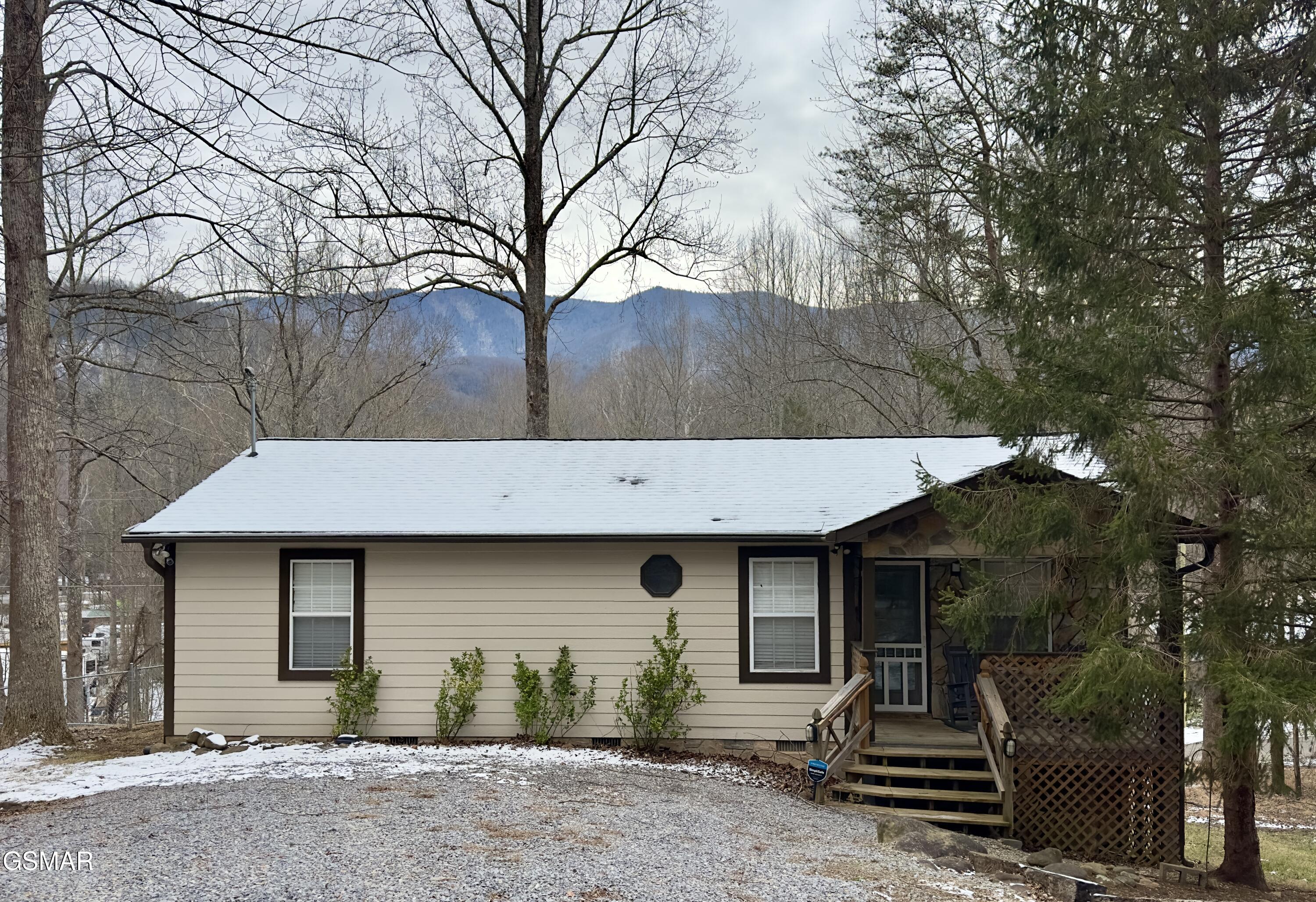 146 Hollow Road Cosby TN 37722