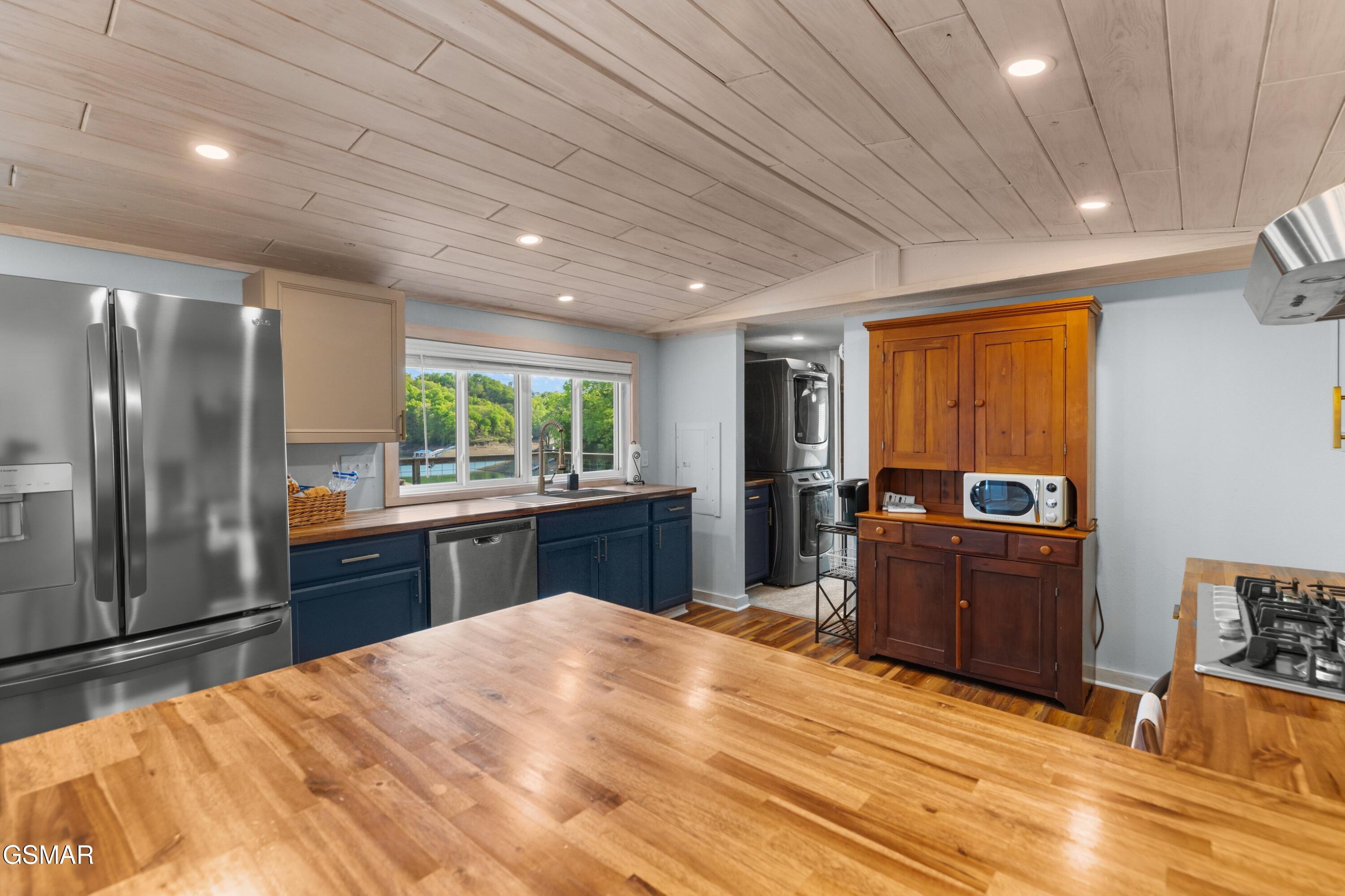 1607 Kinder Lane Dandridge TN 37725