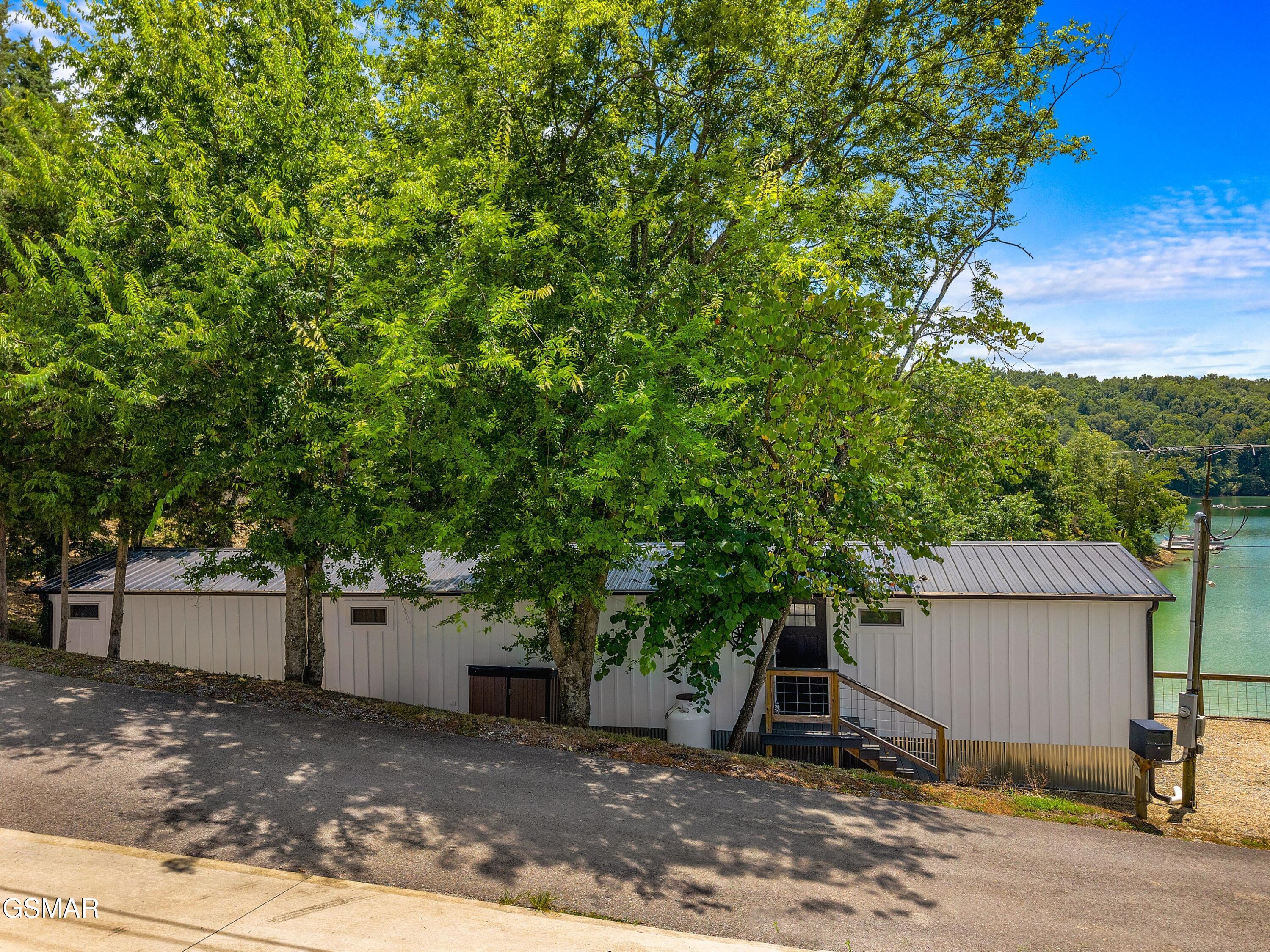 1607 Kinder Lane Dandridge TN 37725