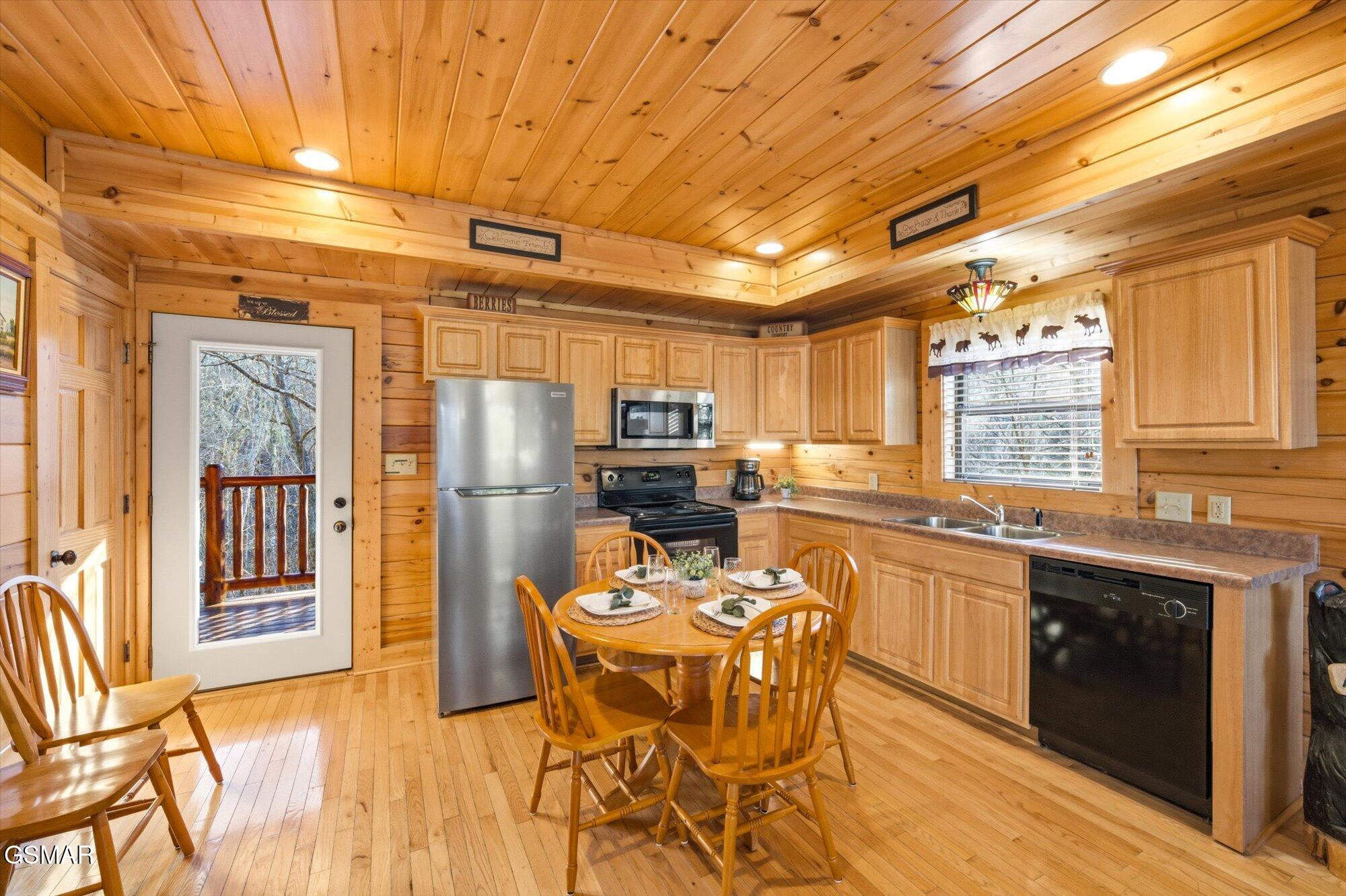 2016 Bear Creek Way Pigeon Forge TN 37862