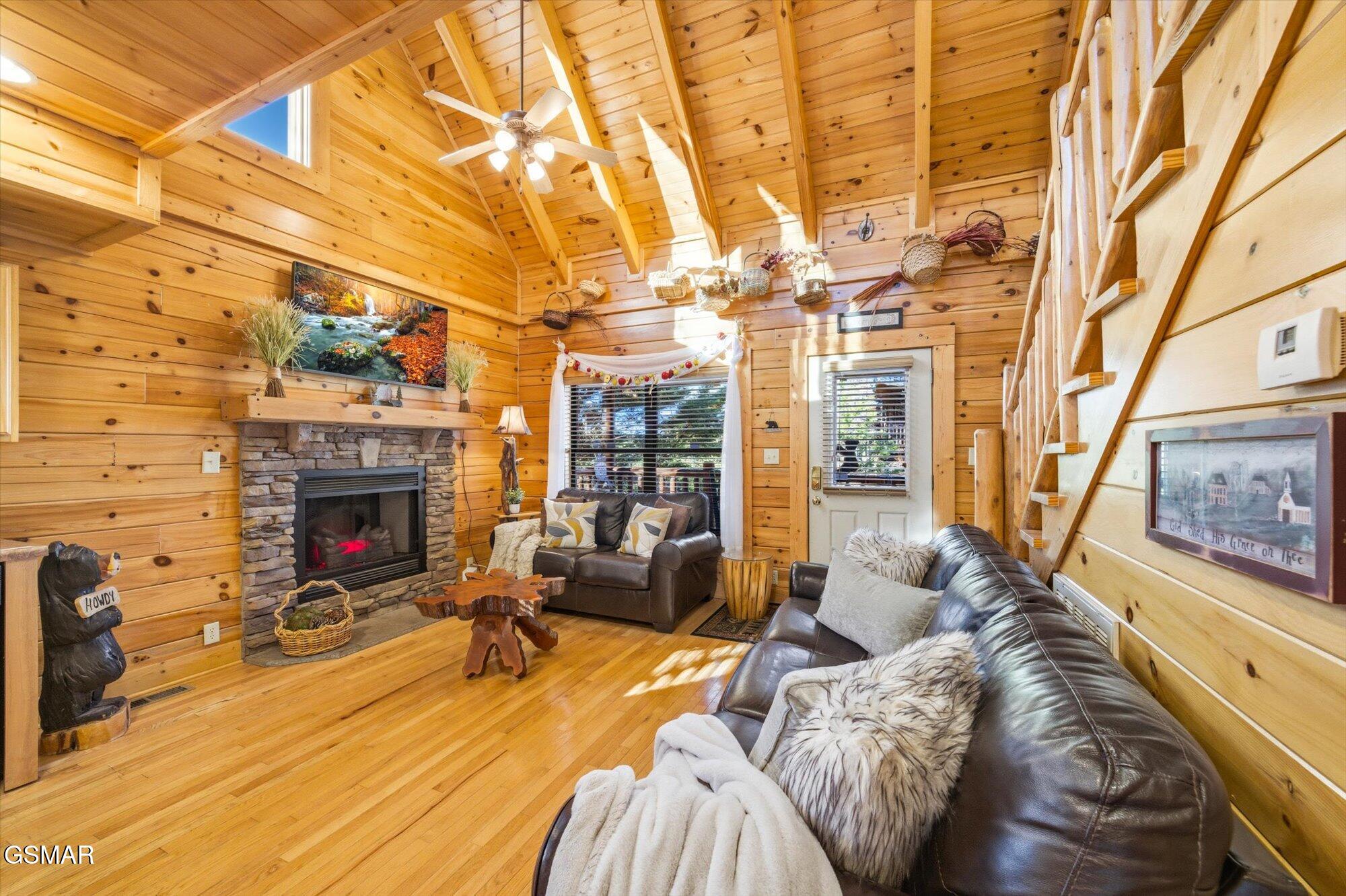 2016 Bear Creek Way Pigeon Forge TN 37862