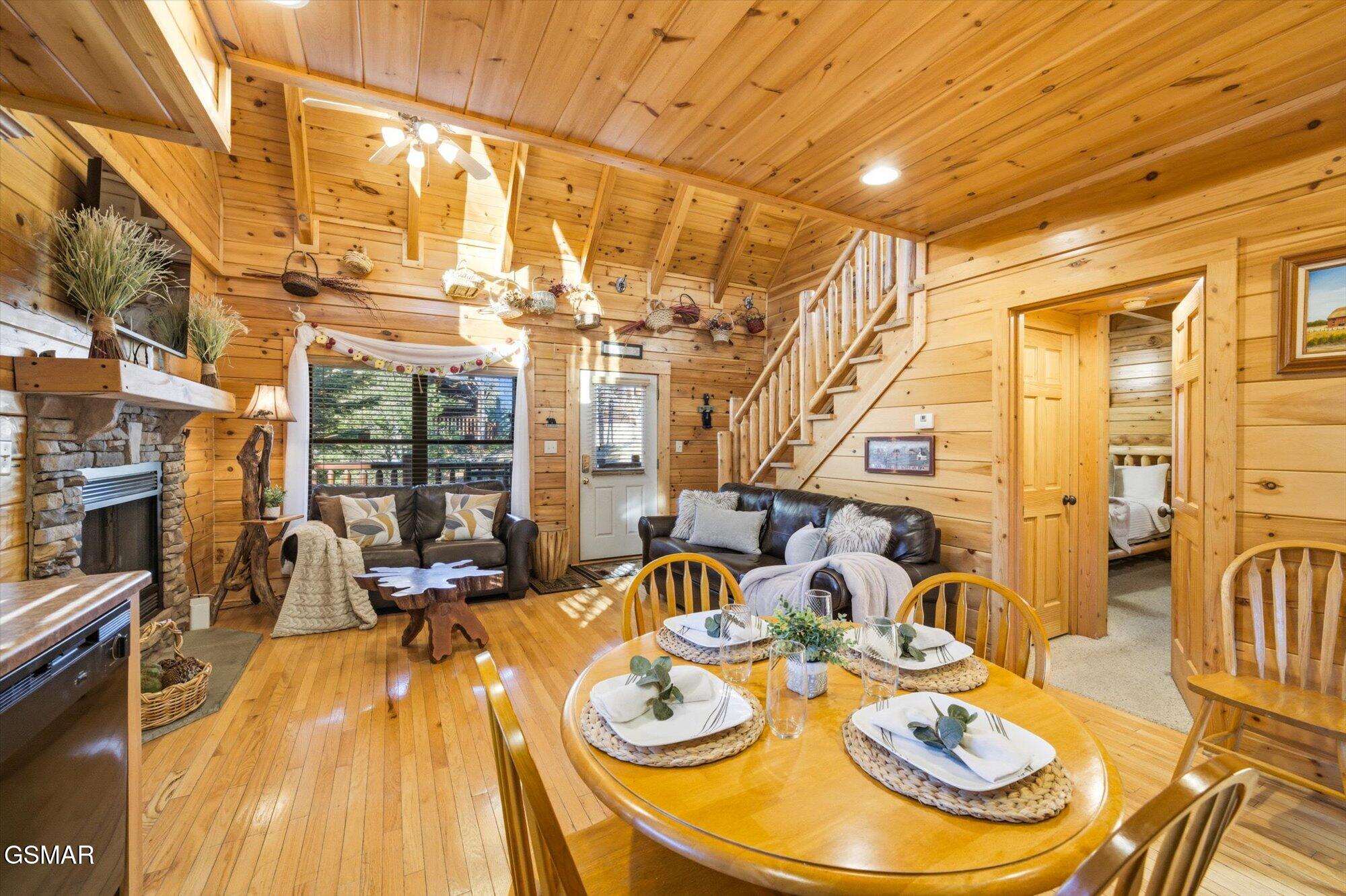 2016 Bear Creek Way Pigeon Forge TN 37862