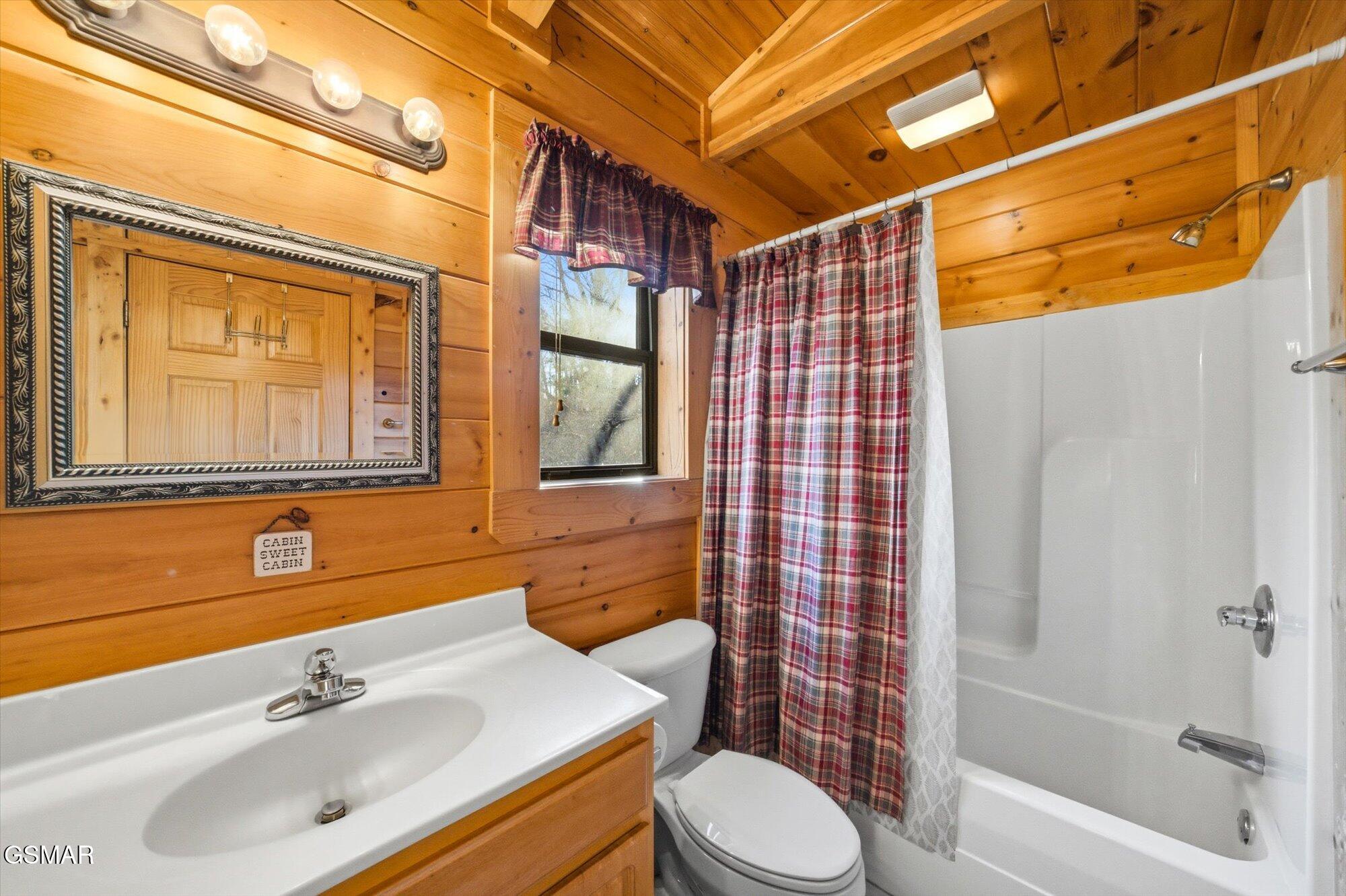 2016 Bear Creek Way Pigeon Forge TN 37862