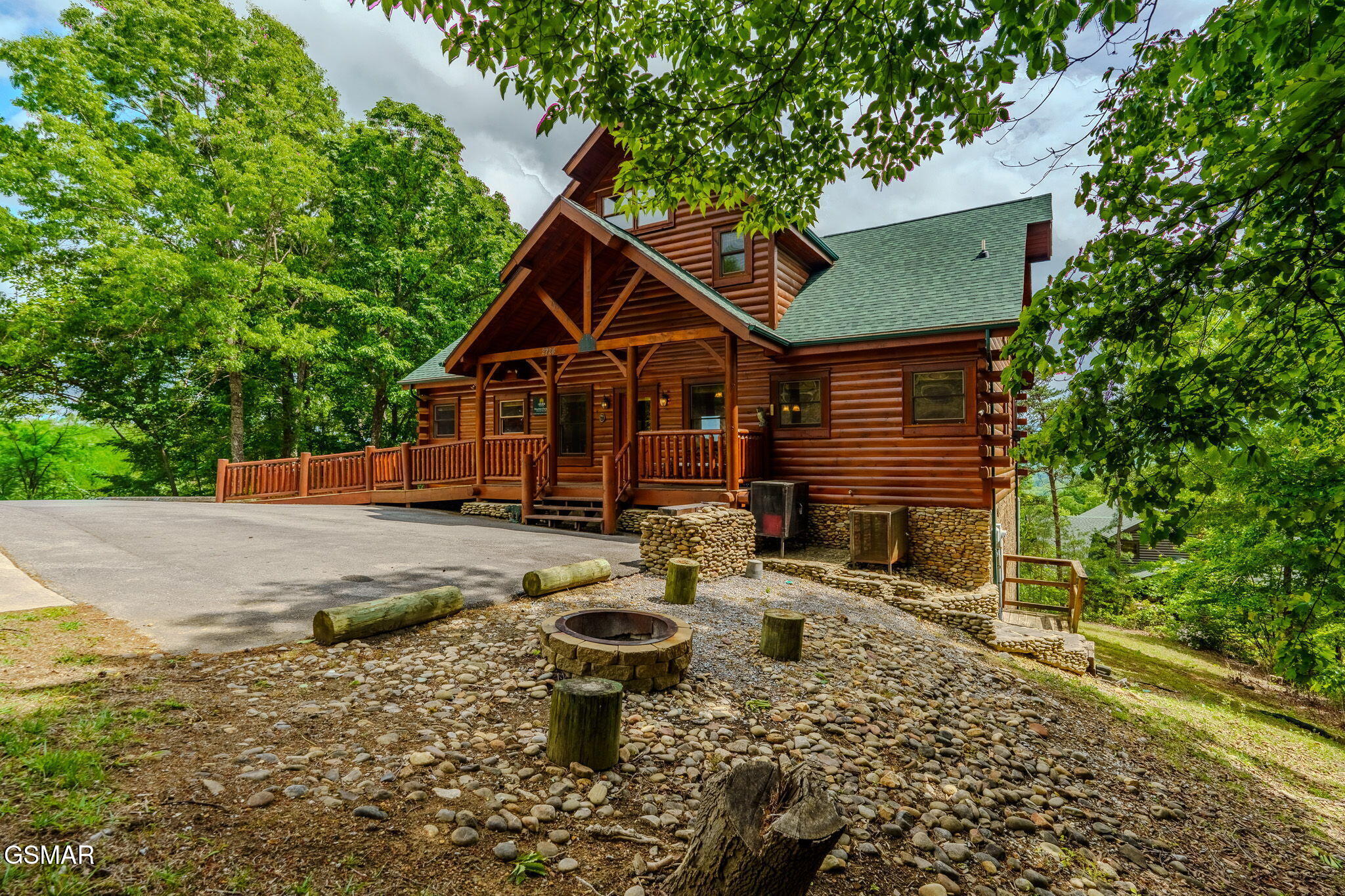 2724 Cats Paw Lane Sevierville TN 37862