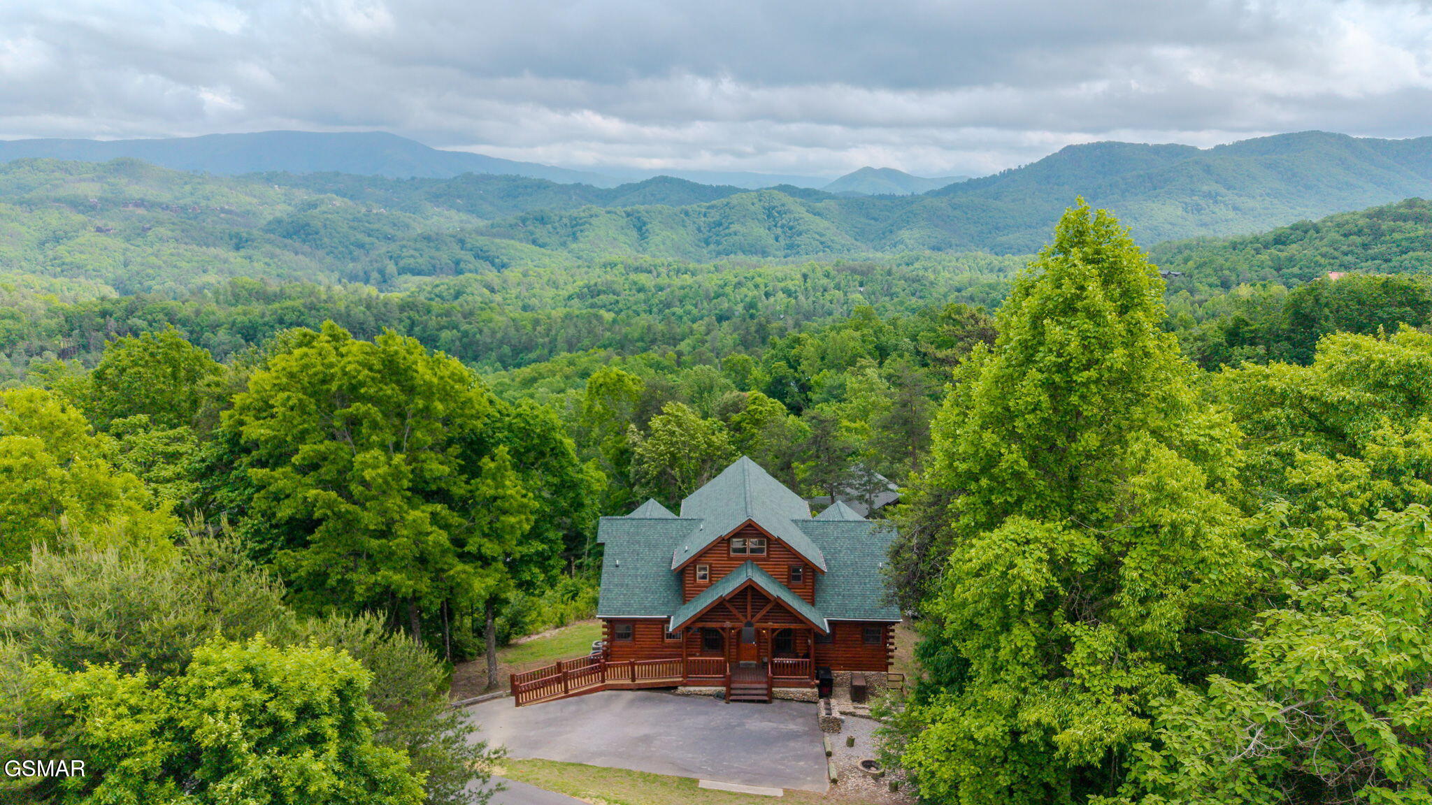 2724 Cats Paw Lane Sevierville TN 37862