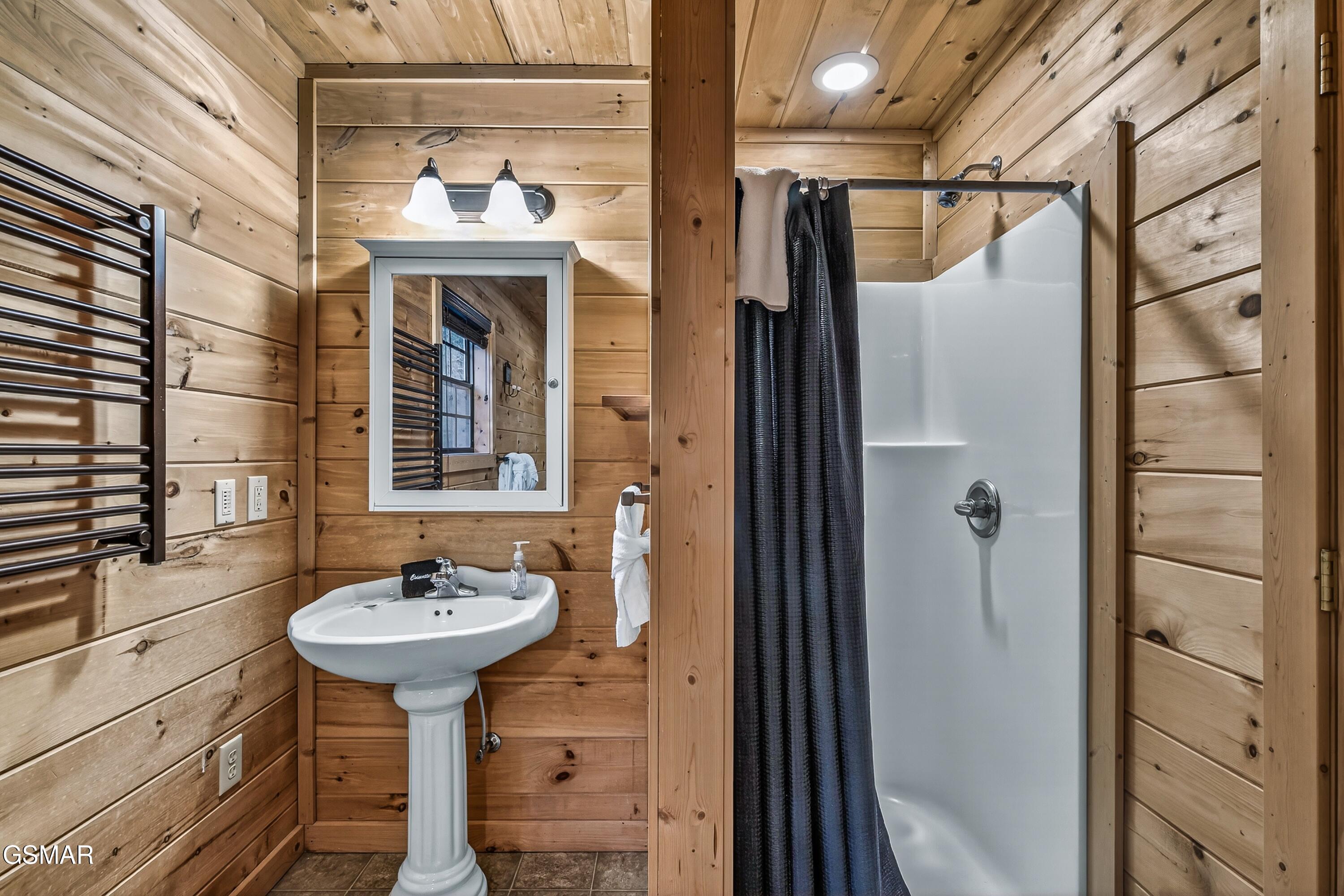 1177 Ski View Gatlinburg TN 37738