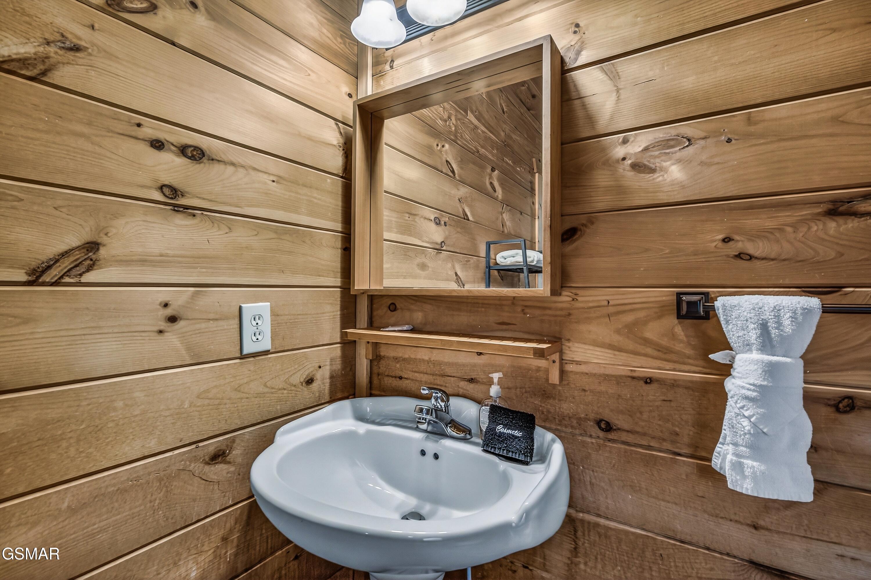 1177 Ski View Gatlinburg TN 37738