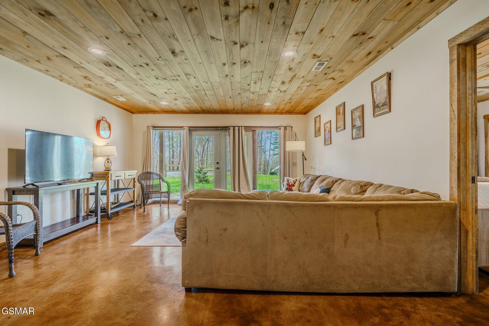 3721 Clabo Mountain Lane Sevierville TN 37862
