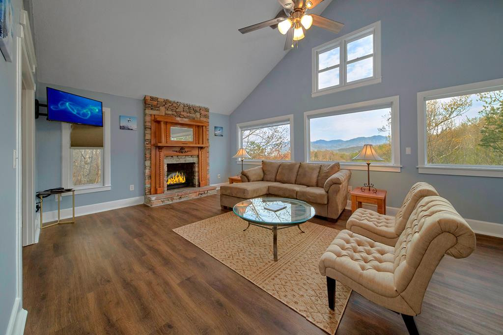 1106 Tanrac Trail Gatlinburg TN 37738
