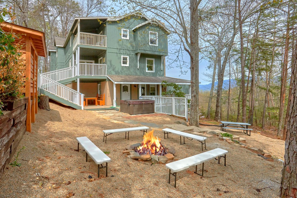 1106 Tanrac Trail Gatlinburg TN 37738