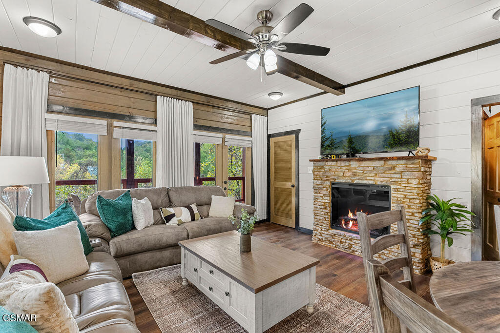 1611 White Halo Court Sevierville TN 37876