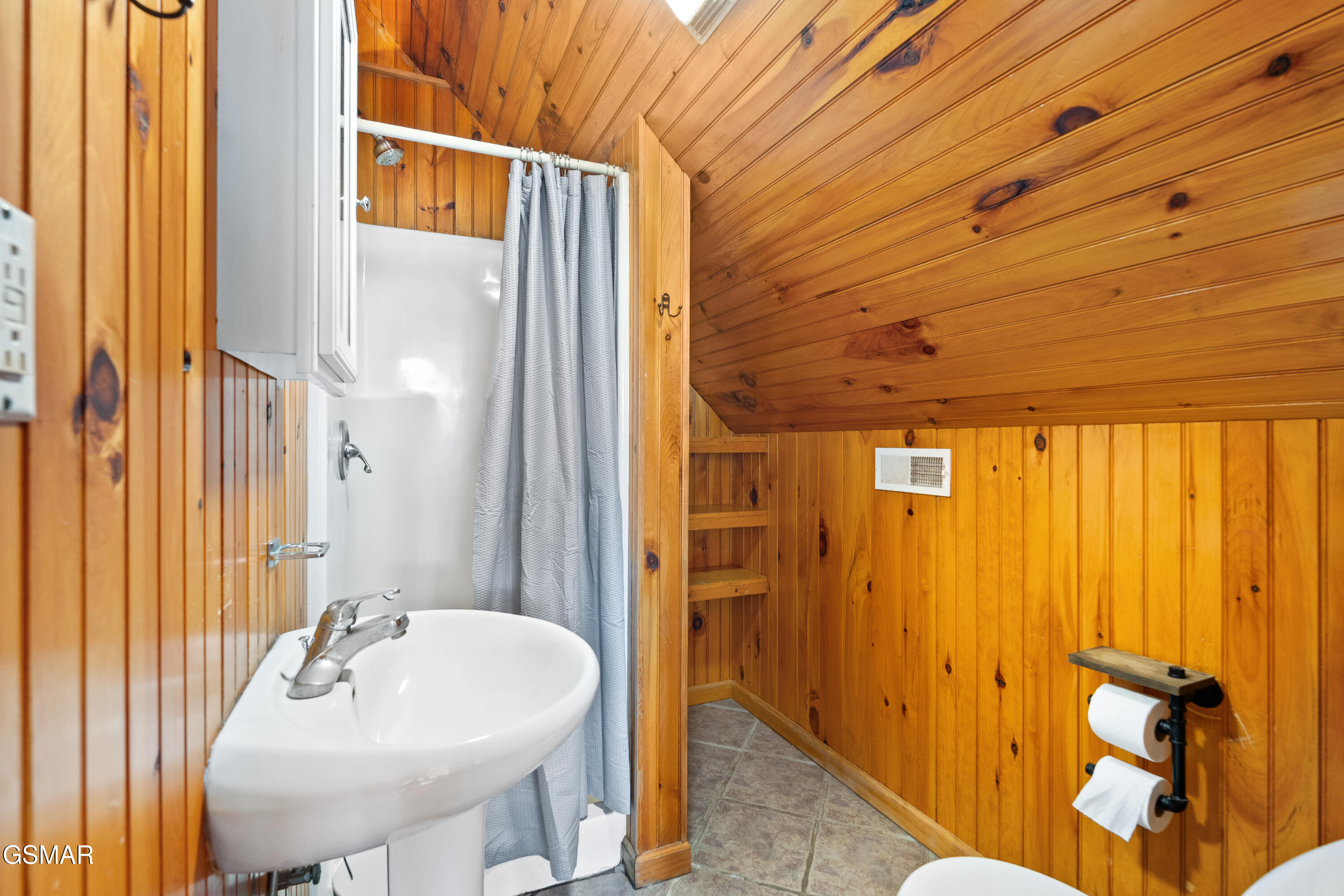 2295 Bluff Mountain Road Sevierville TN 37876
