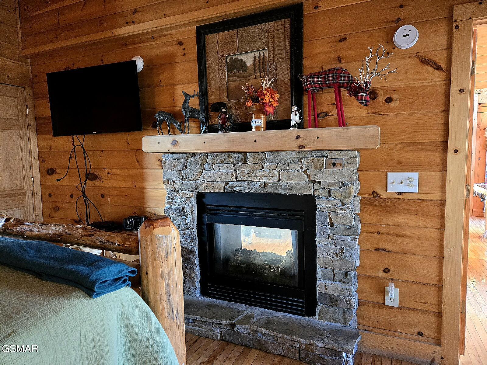 1529 Boo Boos Way Sevierville TN 37862