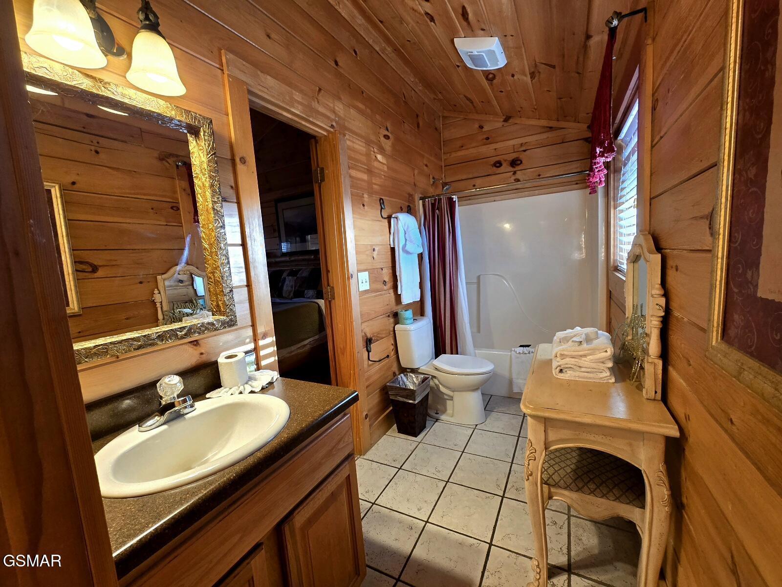 1529 Boo Boos Way Sevierville TN 37862