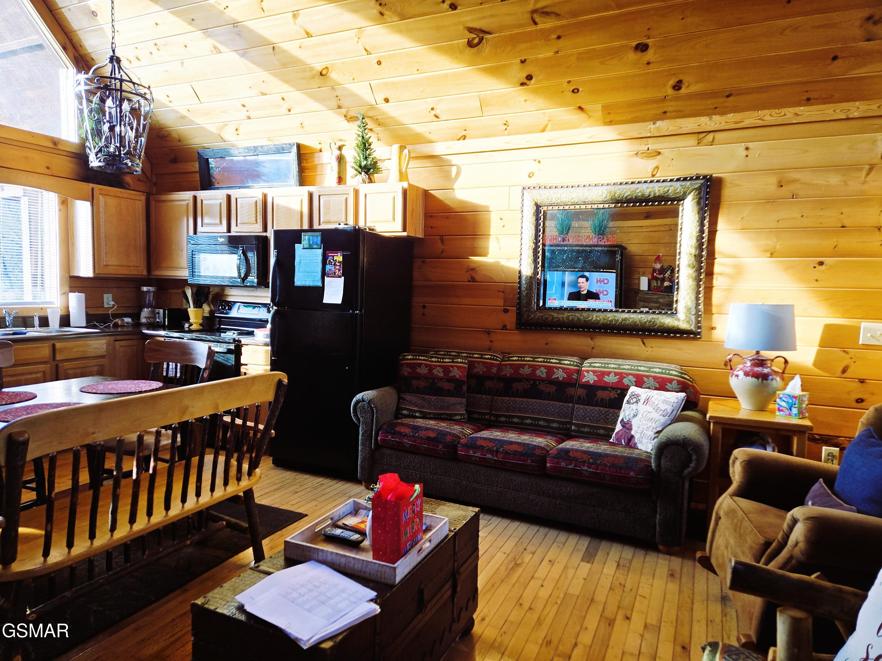 1529 Boo Boos Way Sevierville TN 37862