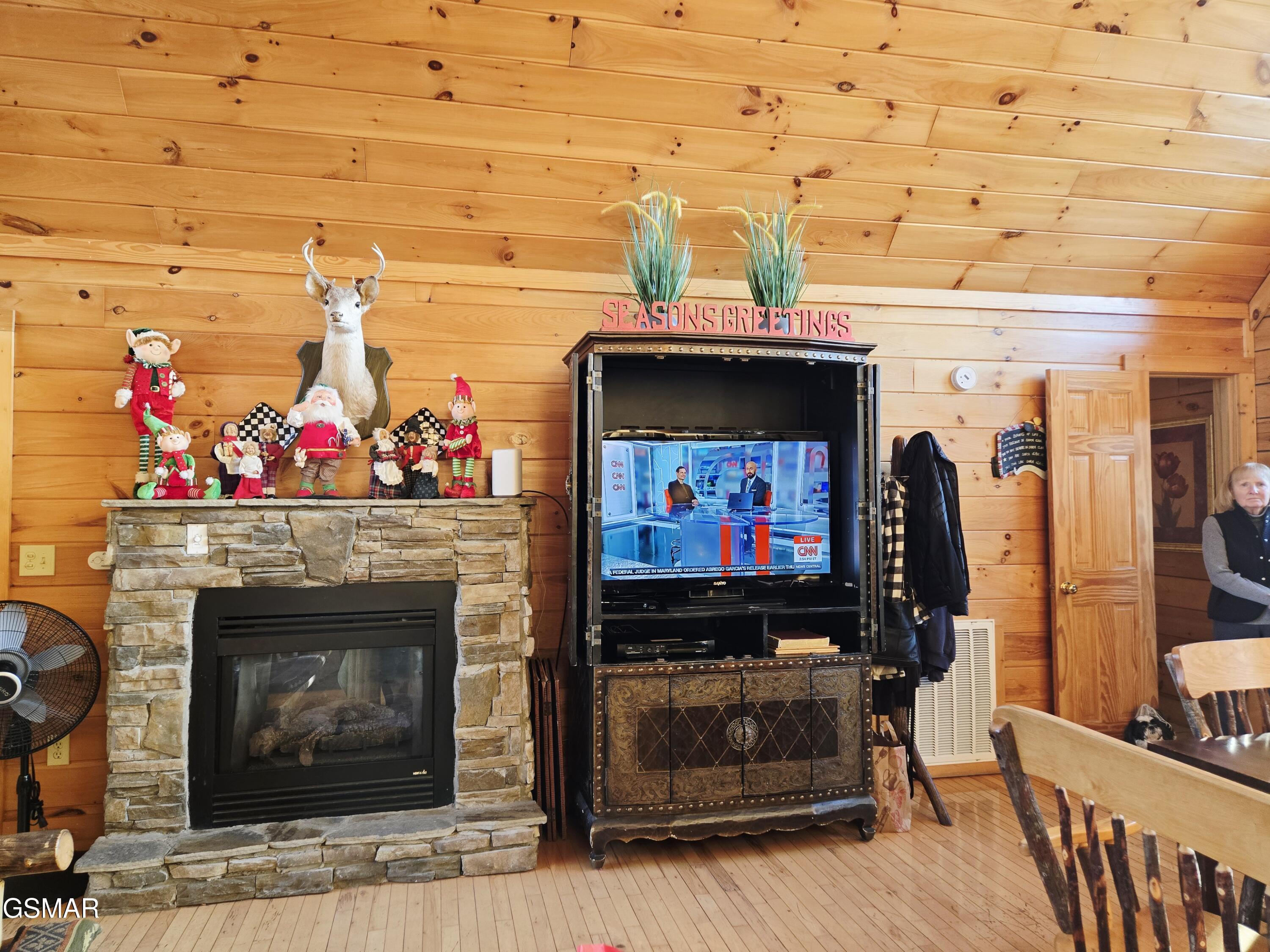 1529 Boo Boos Way Sevierville TN 37862