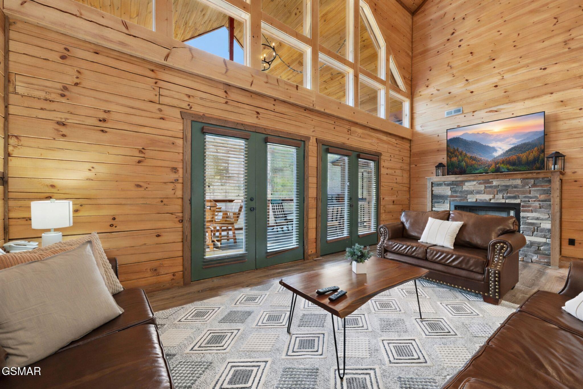 3227 White Falcon Way Pigeon Forge TN 37863