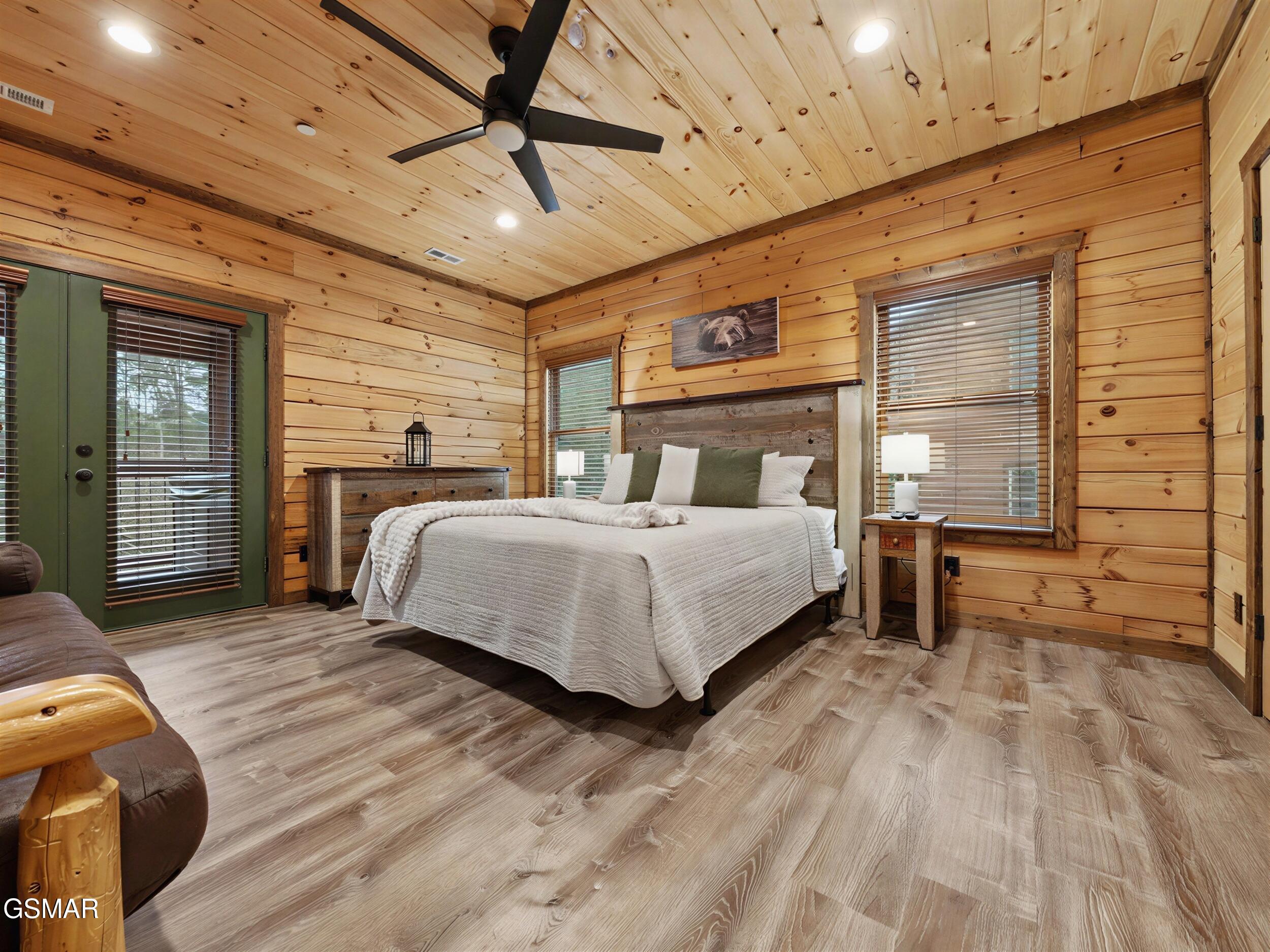3227 White Falcon Way Pigeon Forge TN 37863