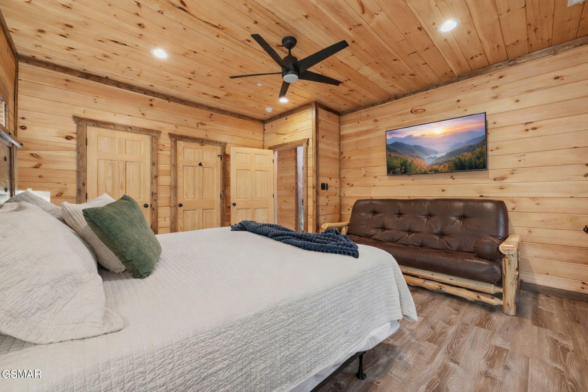 3227 White Falcon Way Pigeon Forge TN 37863