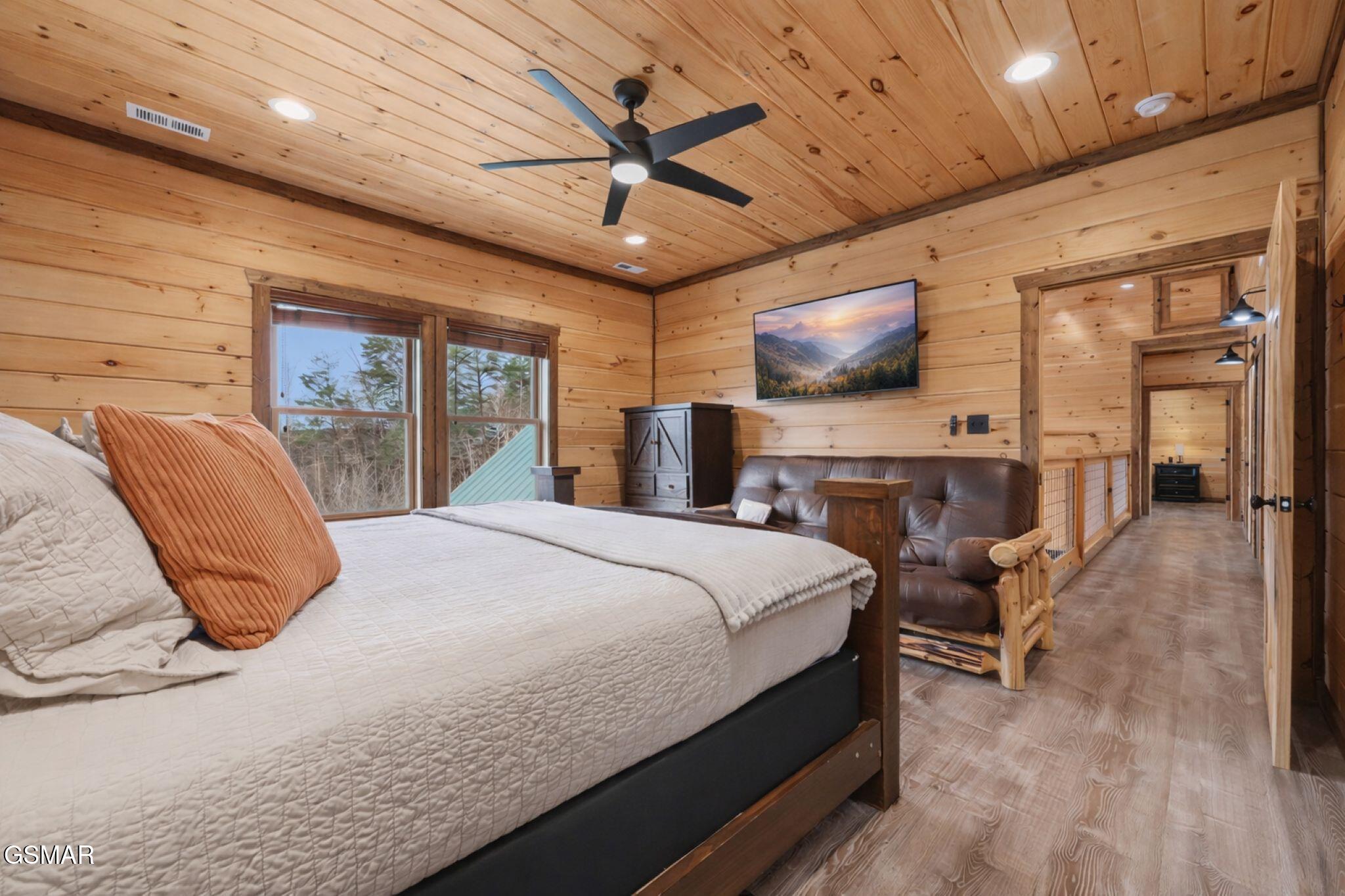 3227 White Falcon Way Pigeon Forge TN 37863