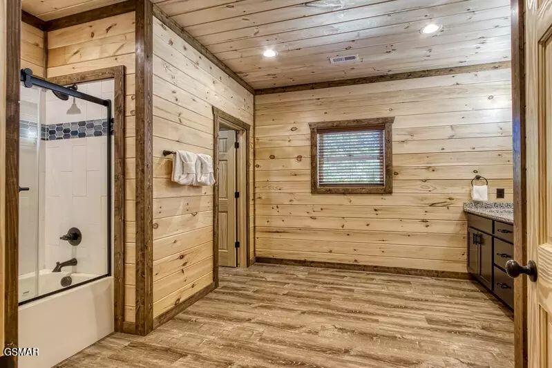 3227 White Falcon Way Pigeon Forge TN 37863