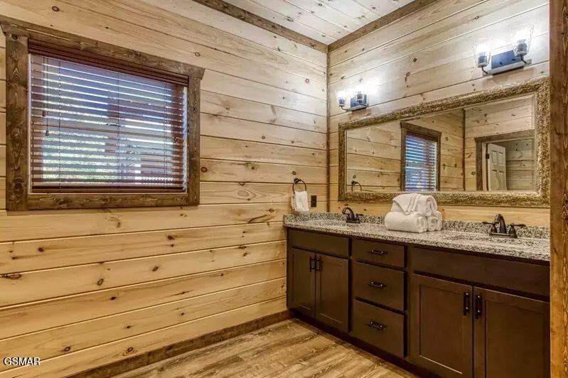 3227 White Falcon Way Pigeon Forge TN 37863