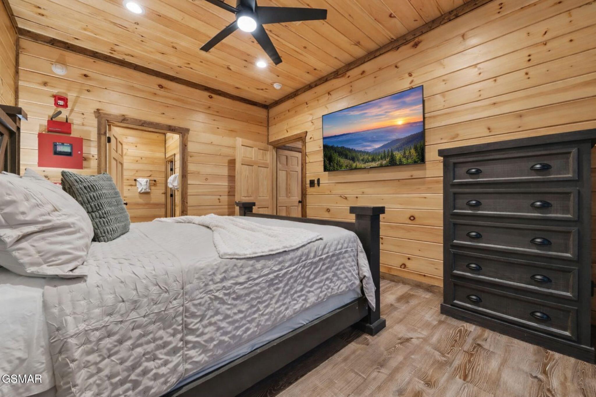 3227 White Falcon Way Pigeon Forge TN 37863