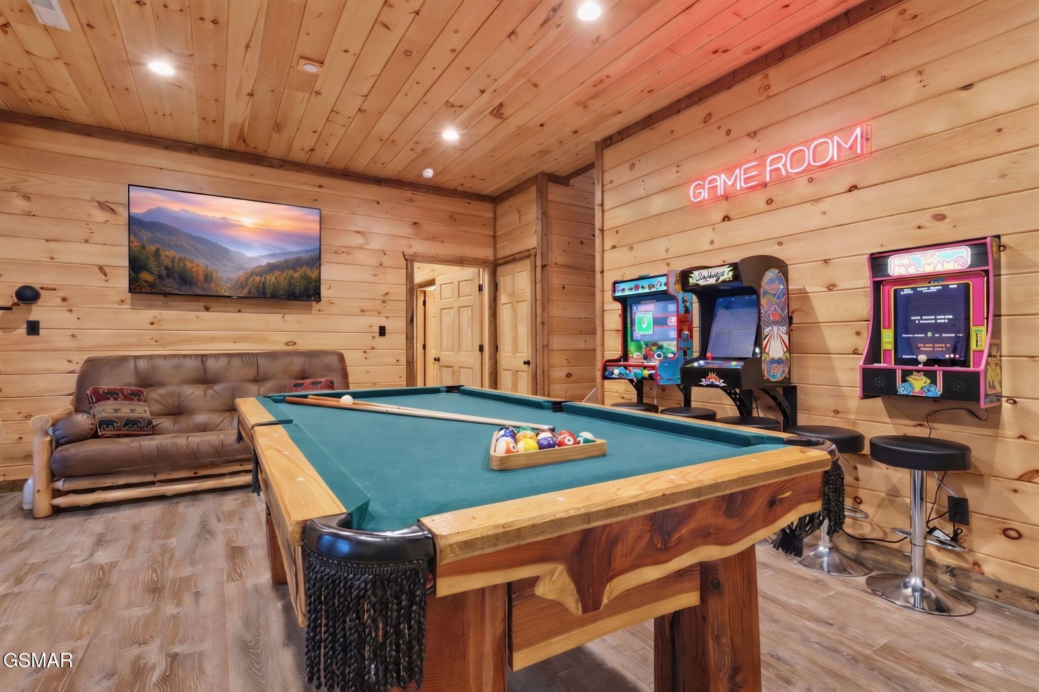 3227 White Falcon Way Pigeon Forge TN 37863