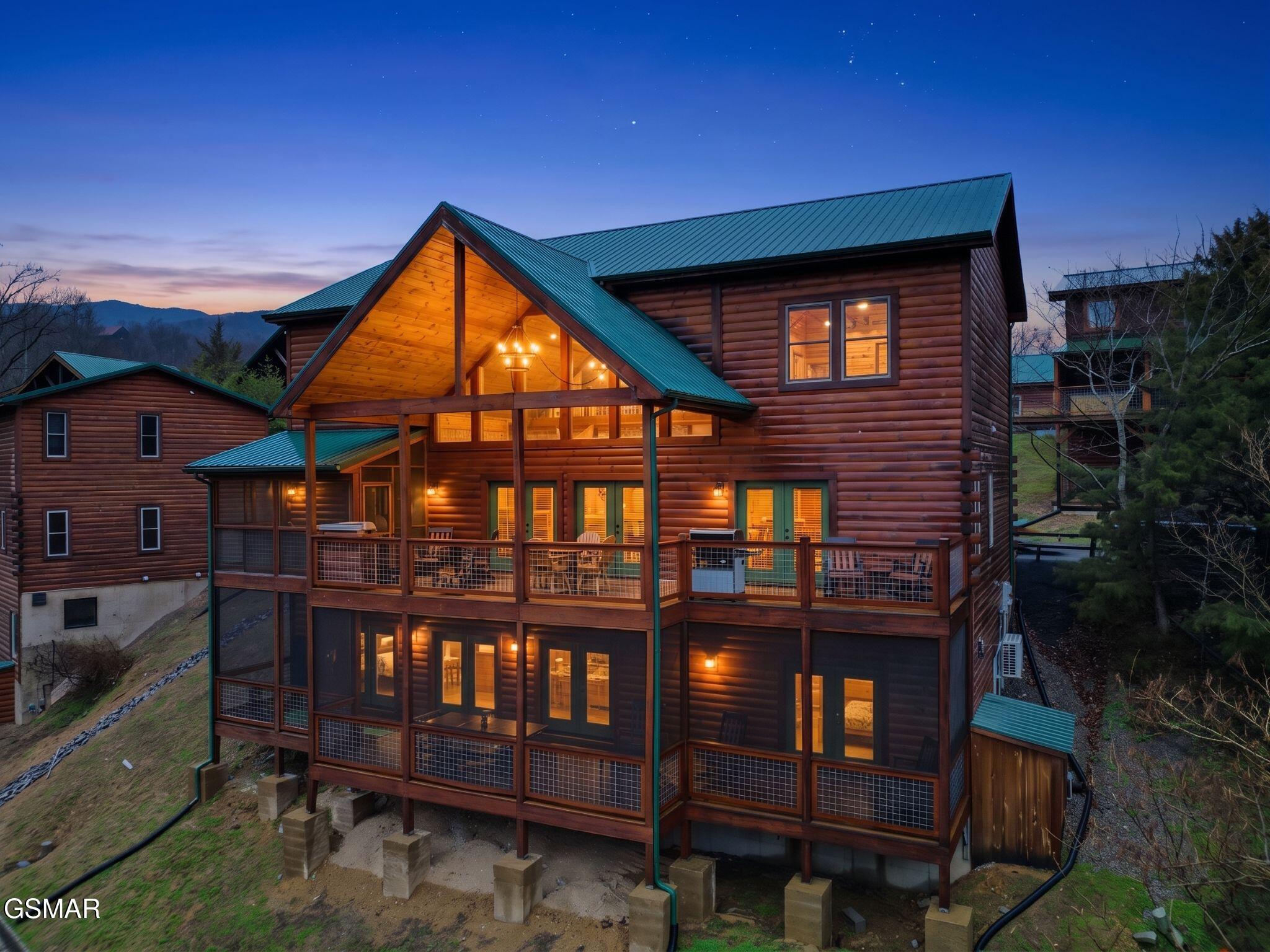 3227 White Falcon Way Pigeon Forge TN 37863
