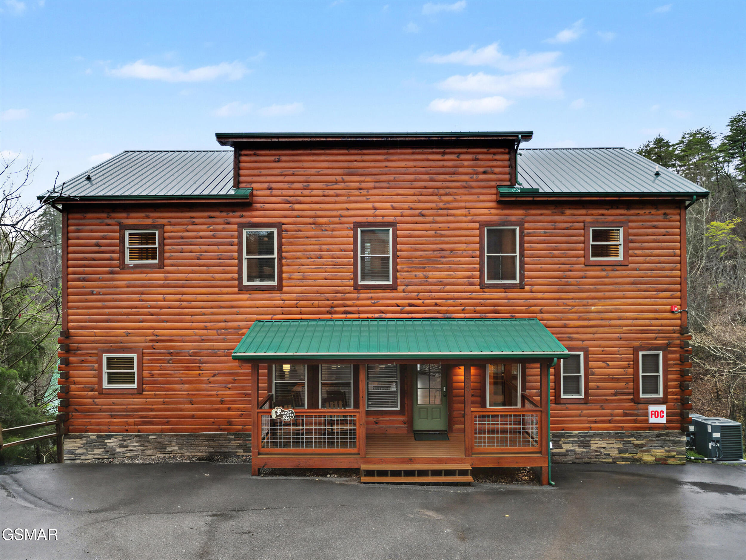 3227 White Falcon Way Pigeon Forge TN 37863