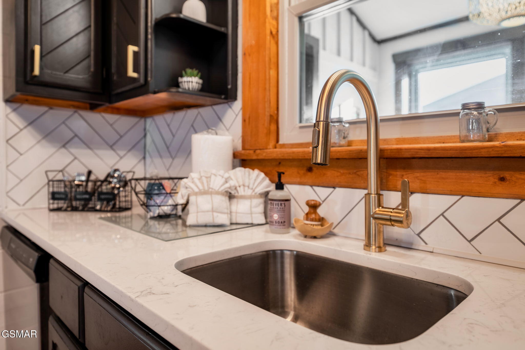 1008 Walini Way Sevierville TN 37876