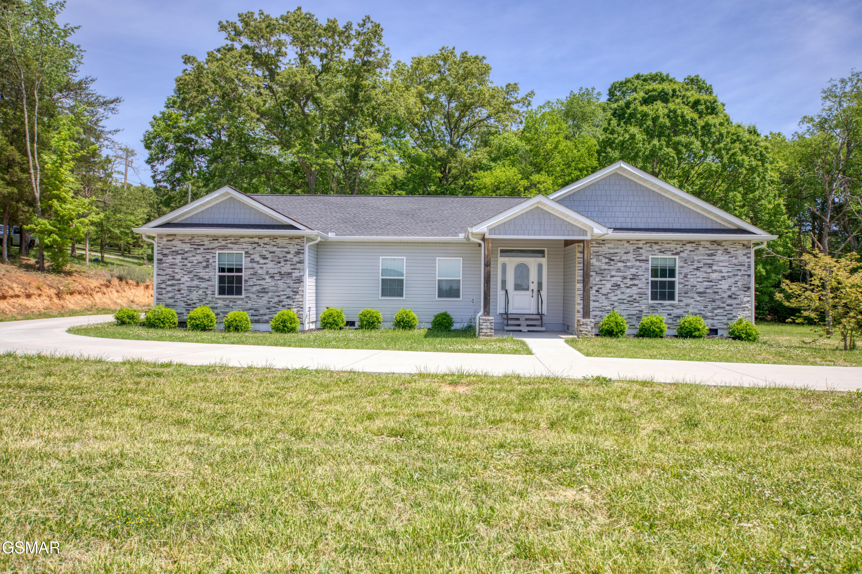1014 Valley Home Road Dandridge TN 37725