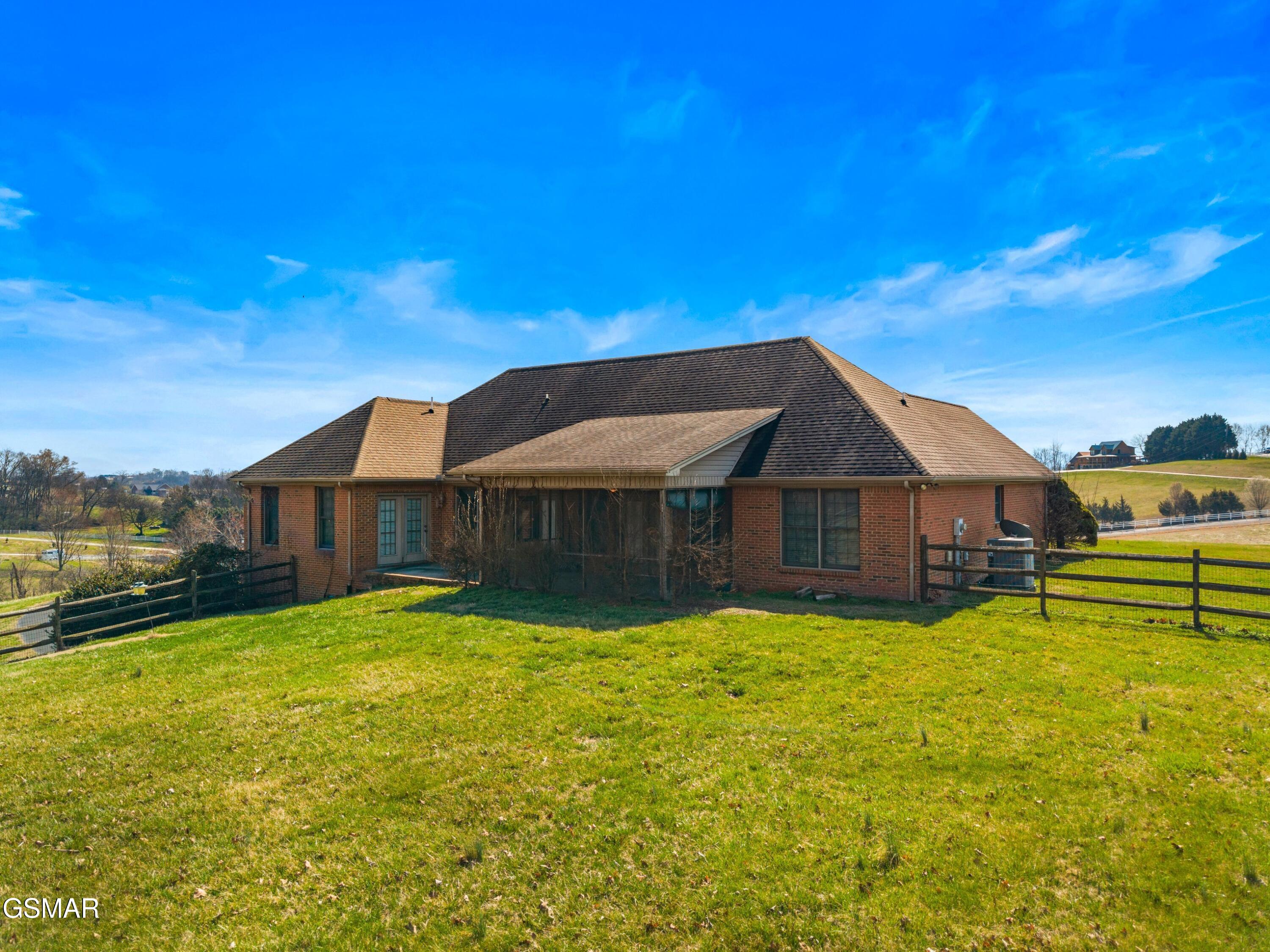 1141 Carolina Drive Dandridge TN 37725