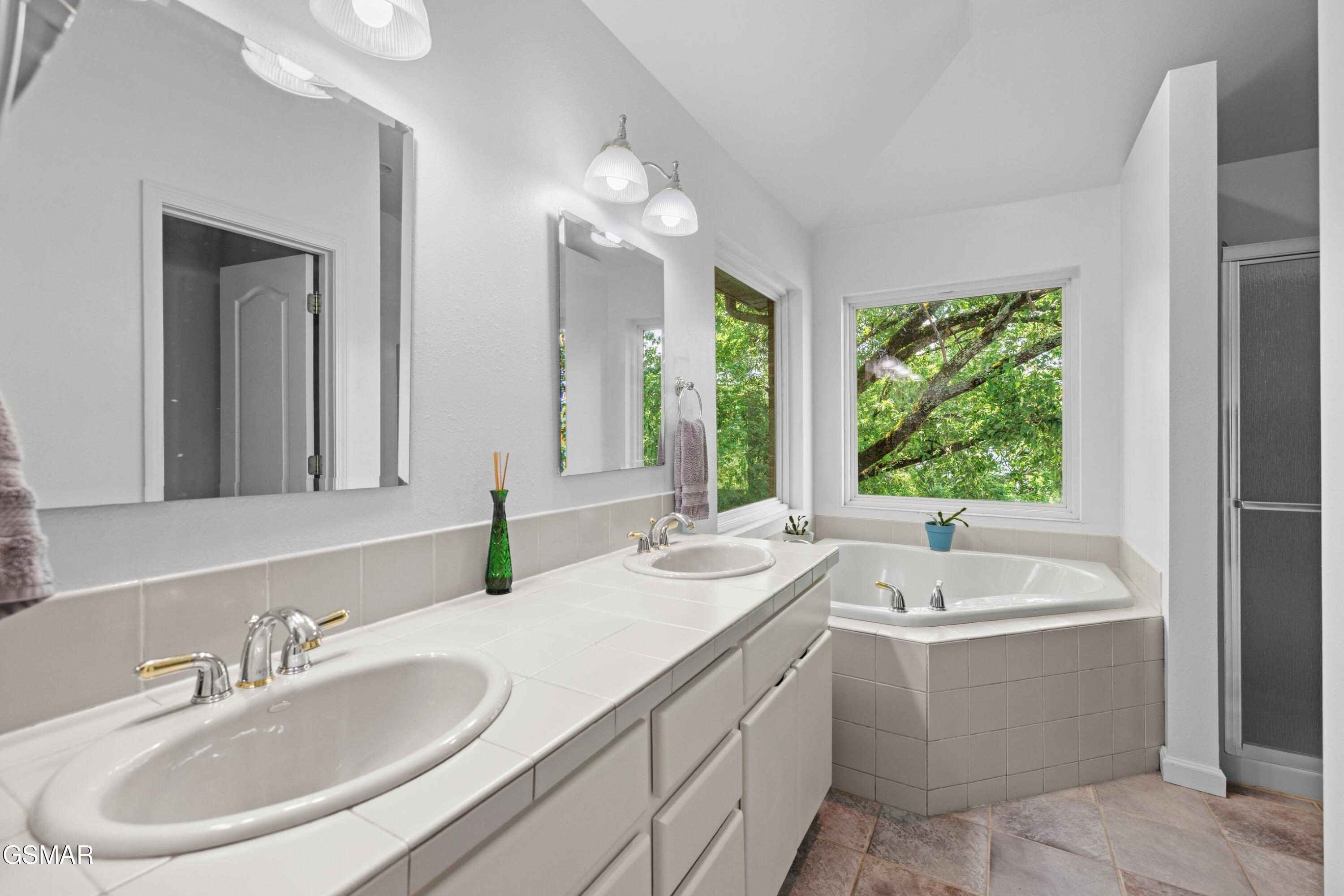 211 Mariners Lane Dandridge TN 37725