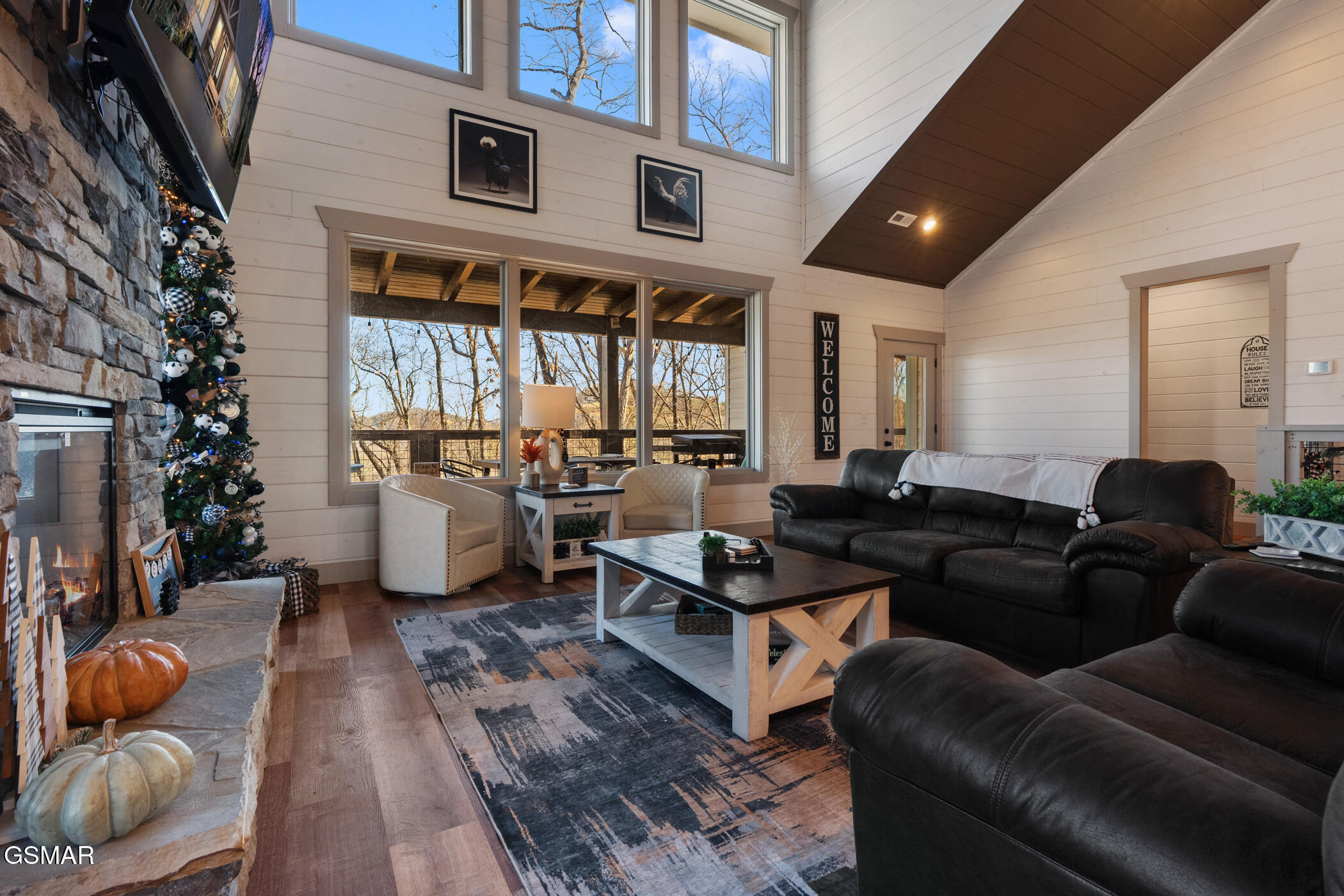 2430 Rainbow Falls Lane Sevierville TN 37862