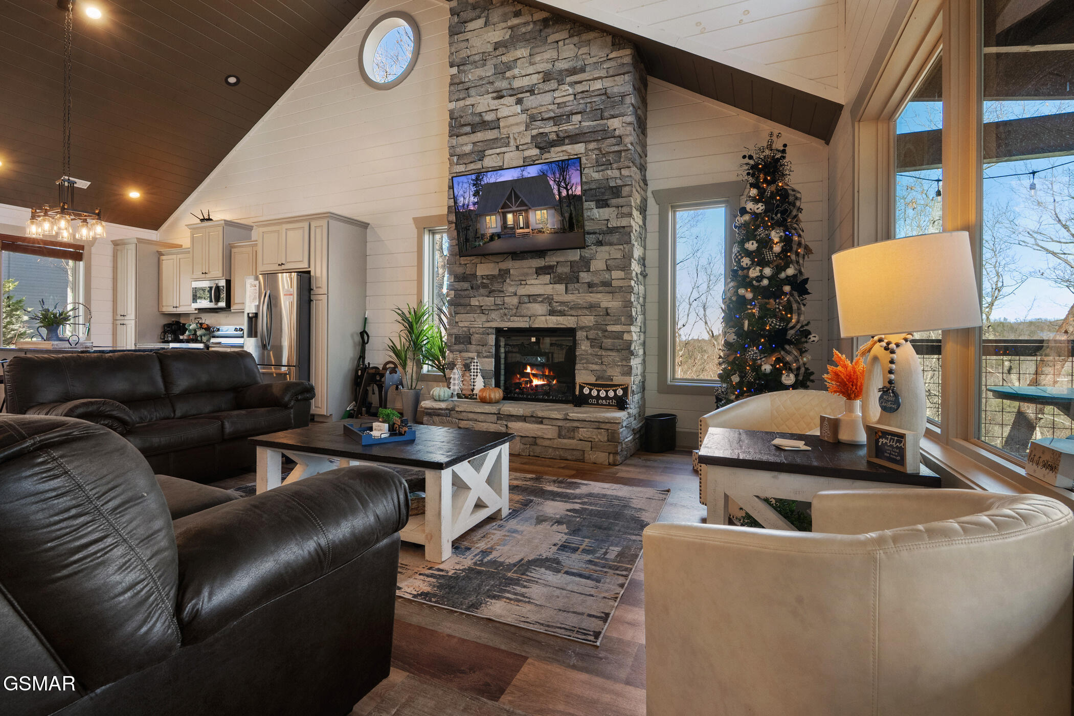 2430 Rainbow Falls Lane Sevierville TN 37862