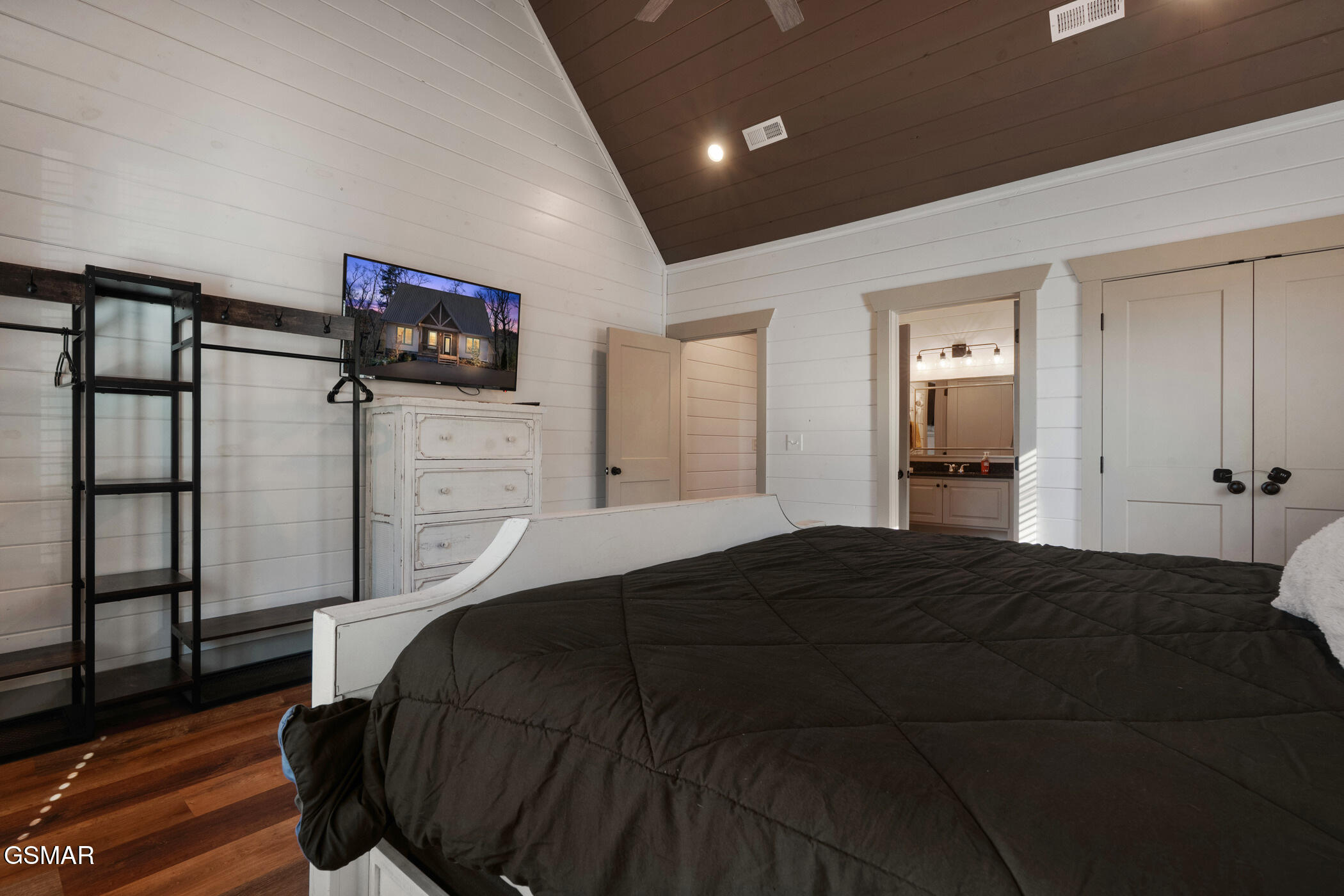 2430 Rainbow Falls Lane Sevierville TN 37862