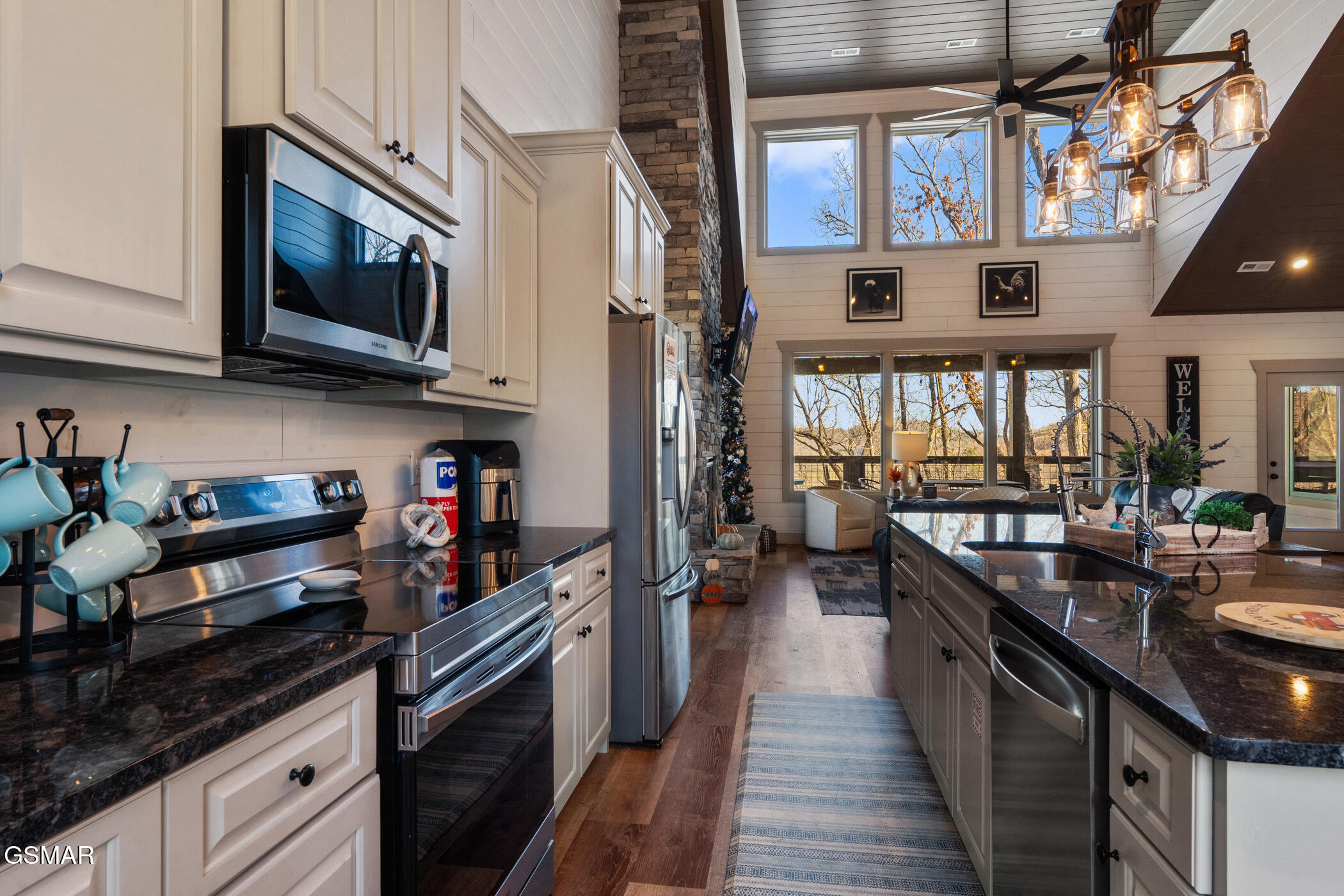 2430 Rainbow Falls Lane Sevierville TN 37862