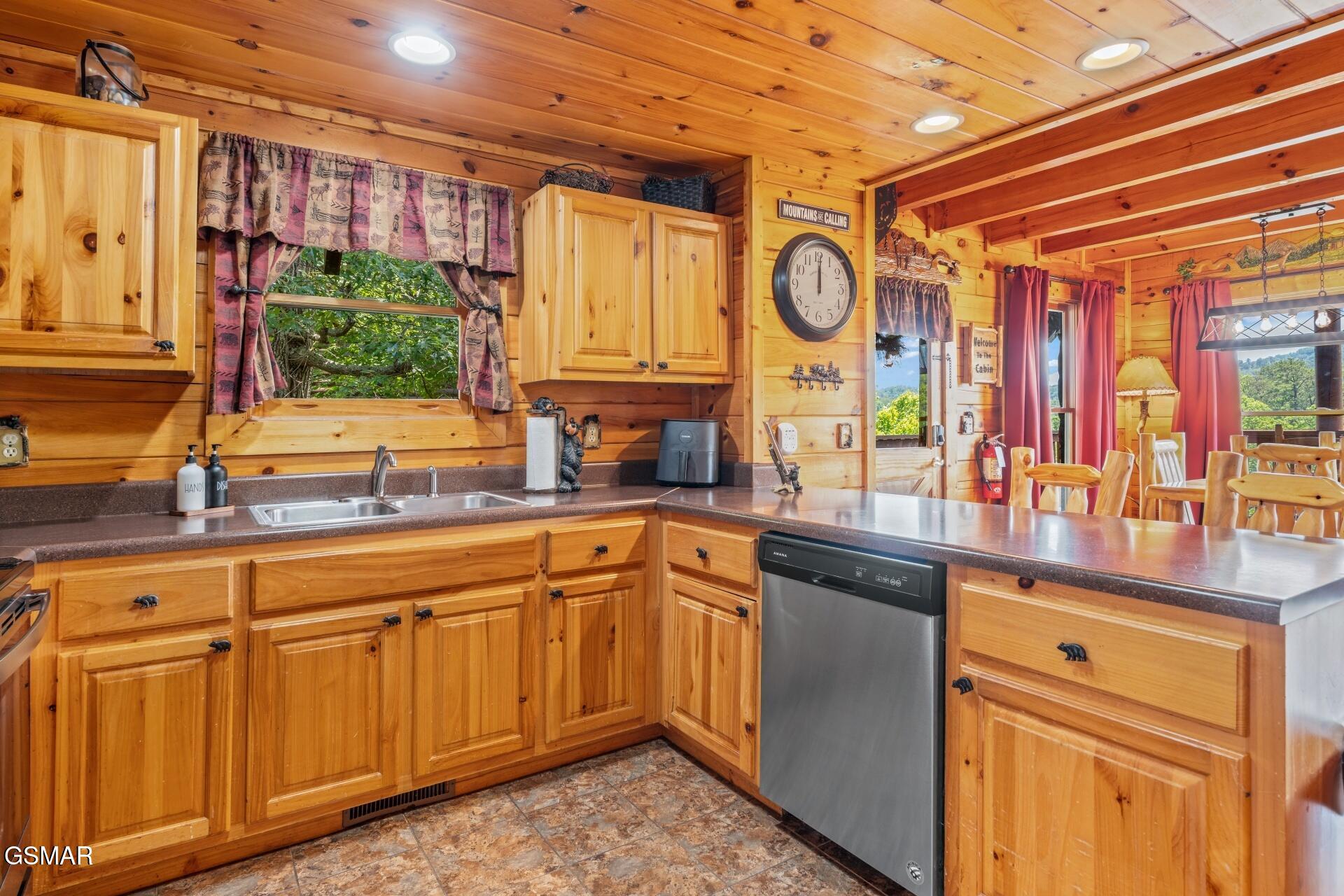 4519 Forest Vista Way Pigeon Forge TN 37863